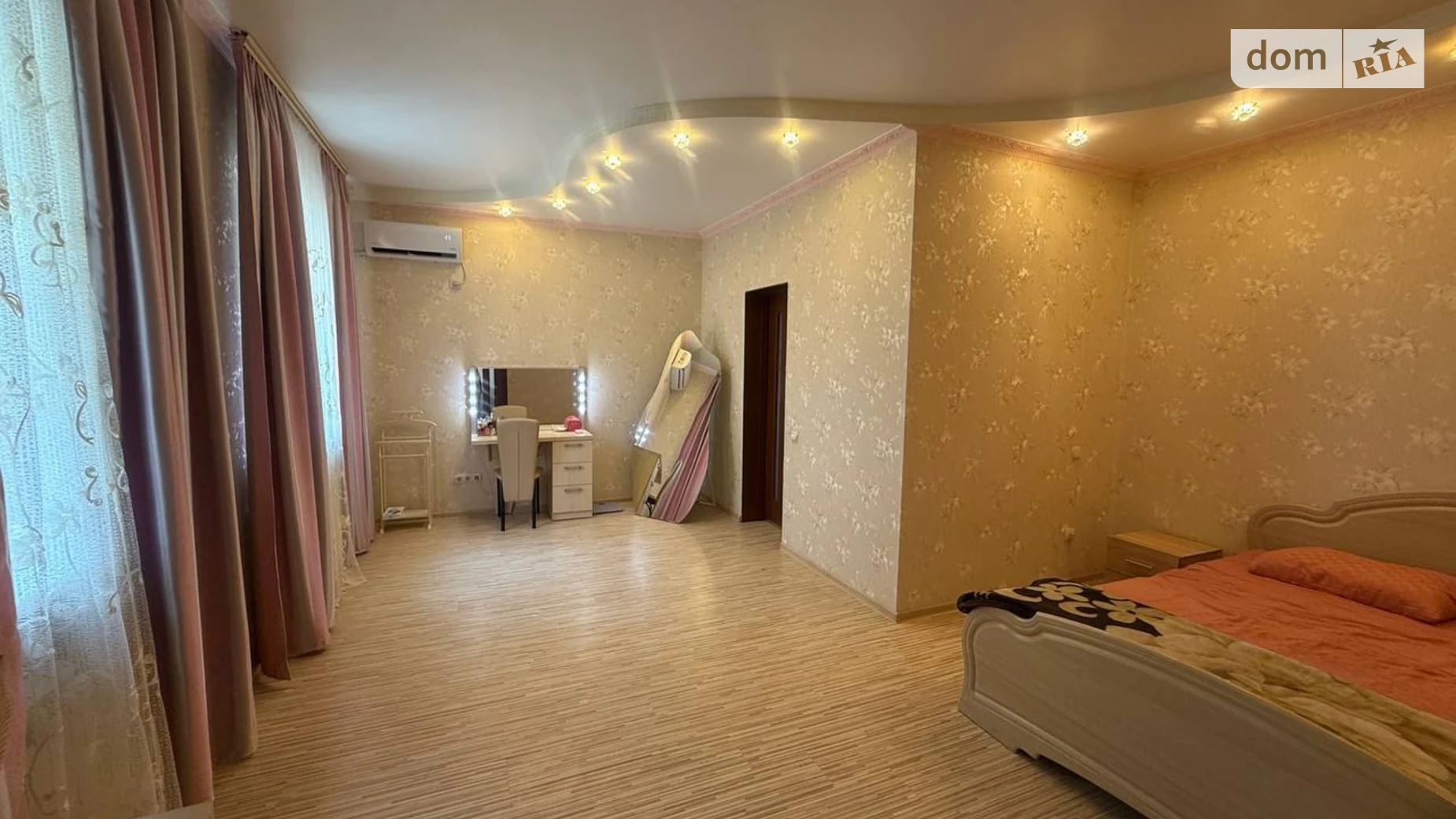 Продается дом на 2 этажа 223 кв. м с камином, цена: 235000 $ - фото 5