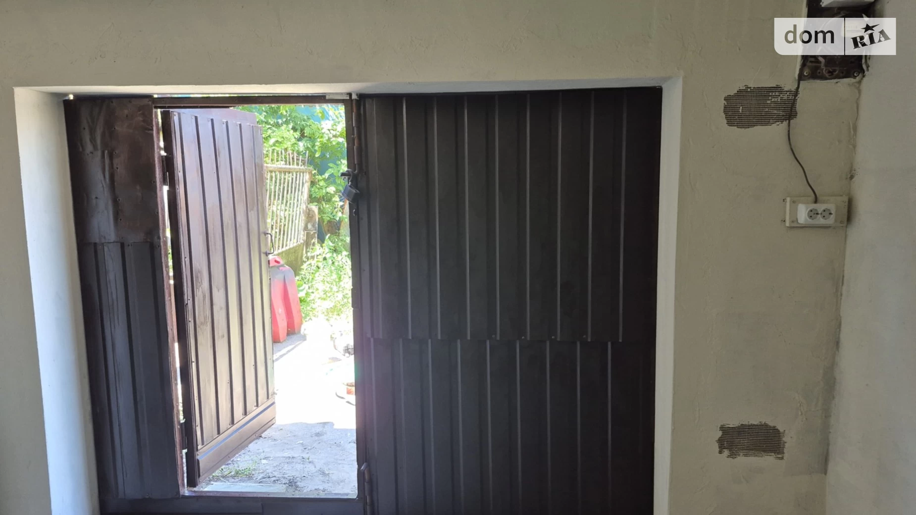 Продается отдельно стоящий гараж под легковое авто на 21.5 кв. м, цена: 4100 $ - фото 2