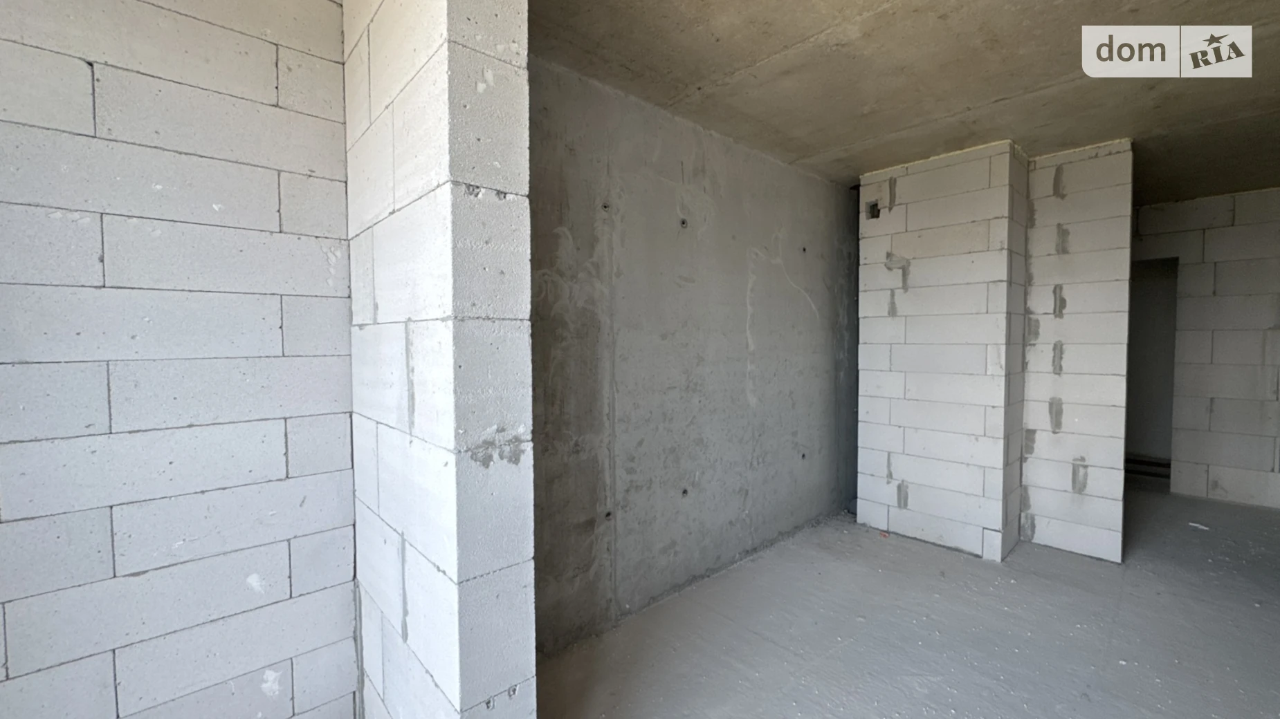 Продается 1-комнатная квартира 62 кв. м в Ивано-Франковске, ул. Хриплинская, 9 - фото 2