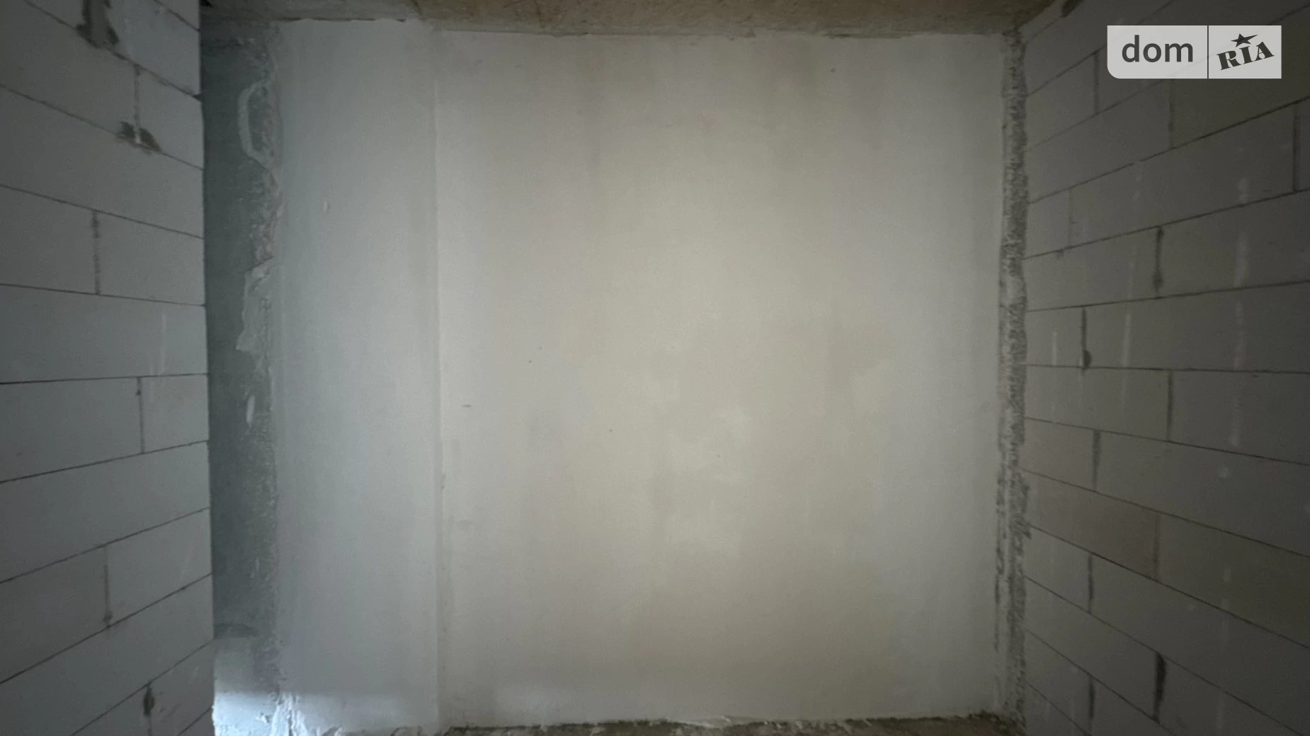 Продается 1-комнатная квартира 44 кв. м в Ивано-Франковске, ул. Хриплинская, 9 - фото 2