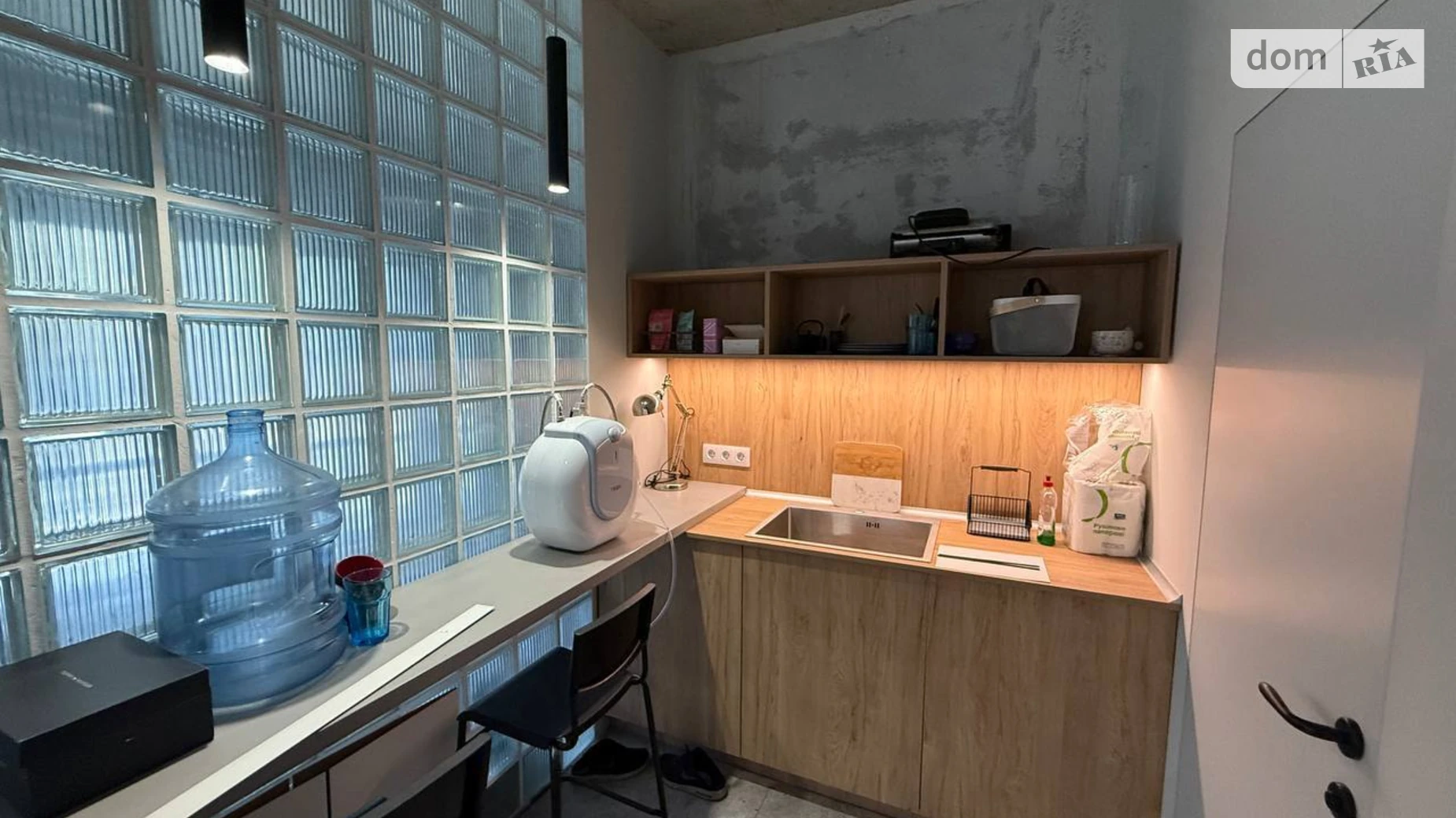 Продается офис 50.3 кв. м в бизнес-центре, цена: 44000 $ - фото 2