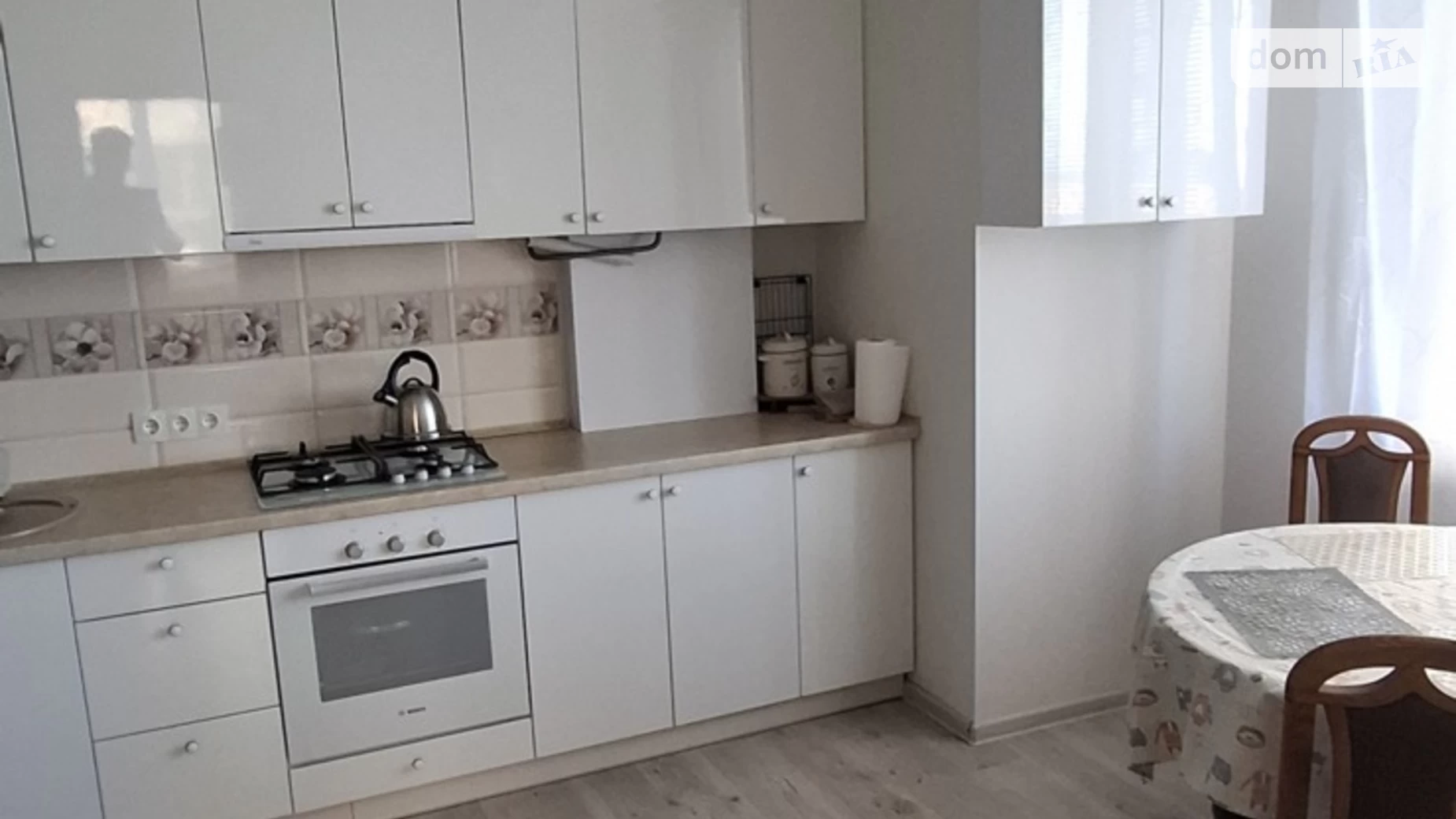 Продается 2-комнатная квартира 55.5 кв. м в Южному, ул. Иванова, 18 - фото 2