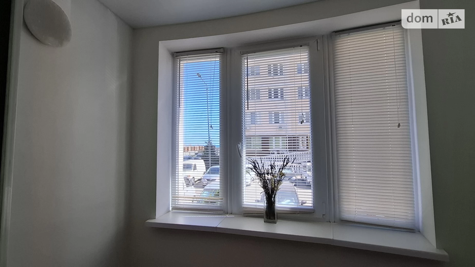 Продается 2-комнатная квартира 55.5 кв. м в Южному, ул. Иванова, 18 - фото 3