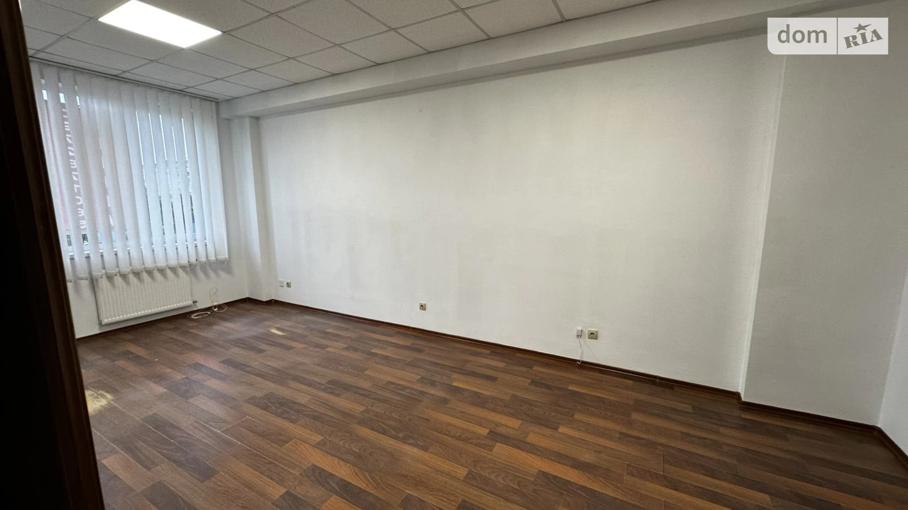 Сдается в аренду офис 37.6 кв. м в бизнес-центре, цена: 14000 грн - фото 2