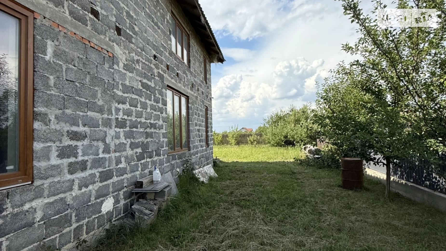 Продается дом на 2 этажа 280 кв. м с гаражом, цена: 150000 $ - фото 2