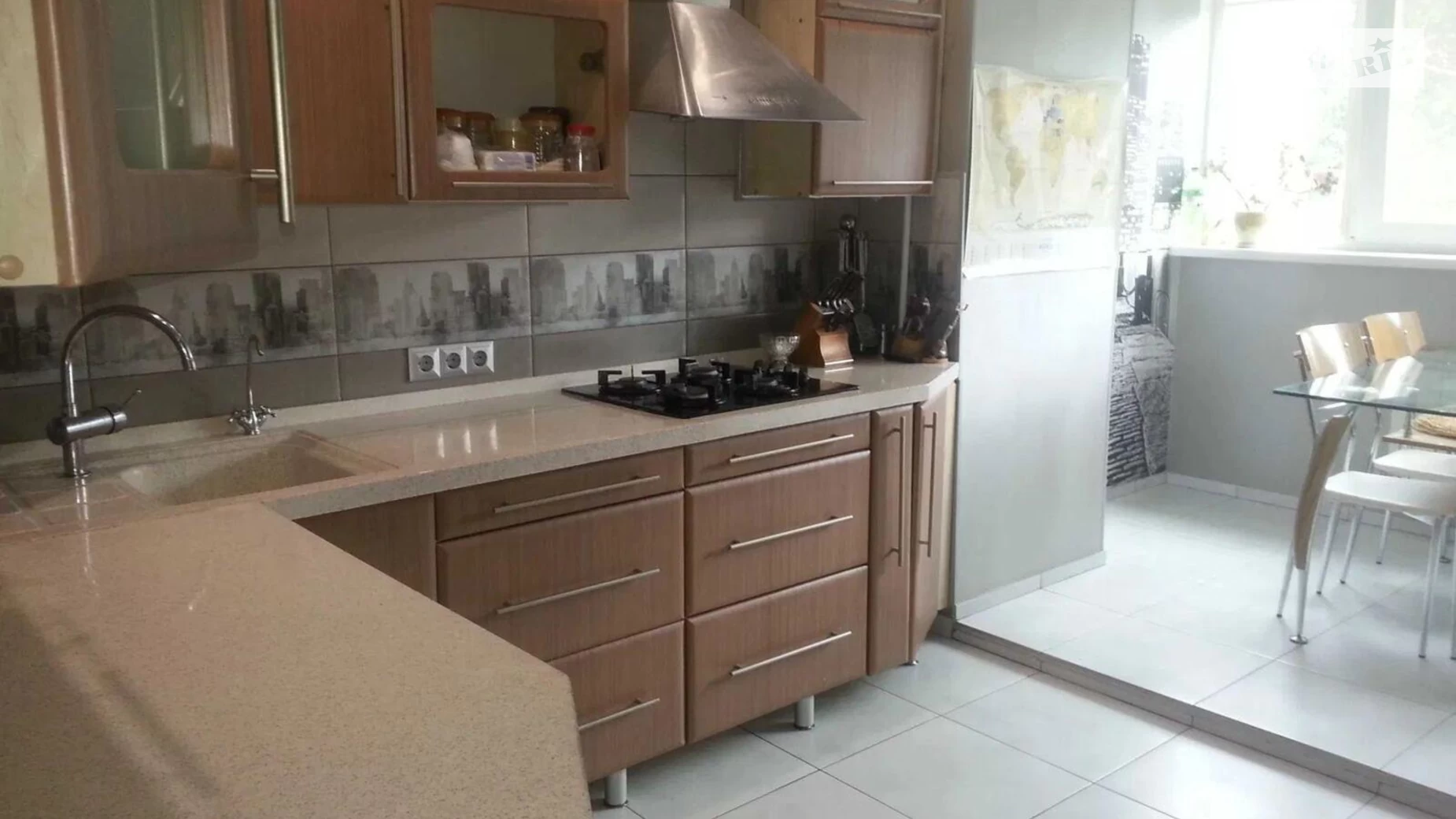 Продается 2-комнатная квартира 58 кв. м в Киеве, ул. Нежинская, 10 - фото 2