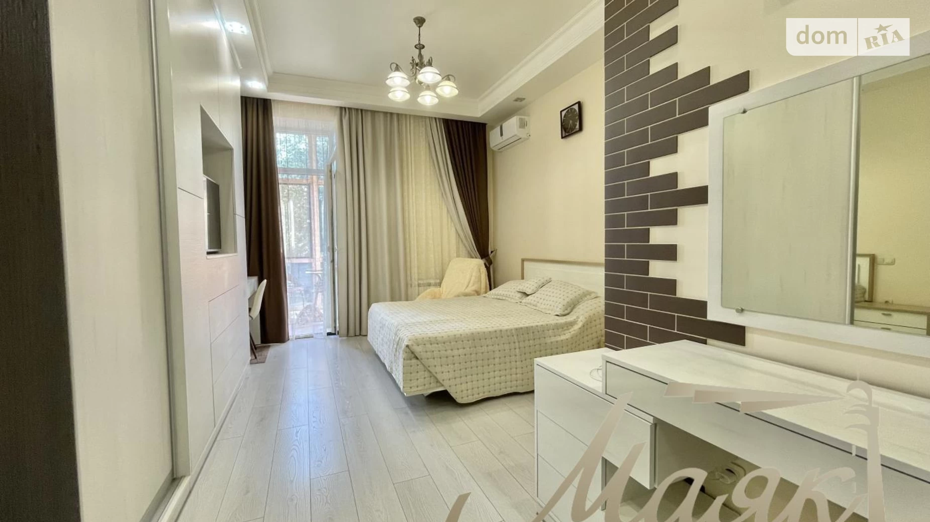 3-комнатная квартира 98 кв. м в Запорожье, просп. Металлургов, 8А - фото 2