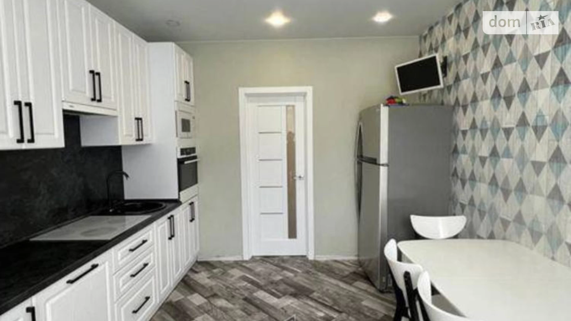 Продается 3-комнатная квартира 78.9 кв. м в Киеве, ул. Практичная, 1 - фото 2