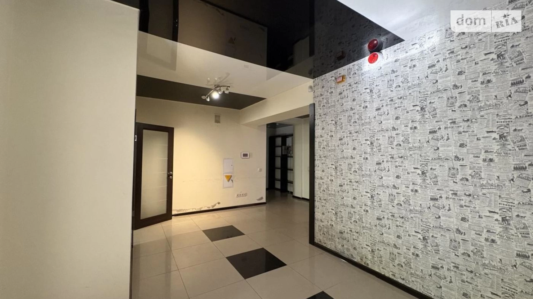 Сдается в аренду офис 115 кв. м в бизнес-центре, цена: 850 $ - фото 2