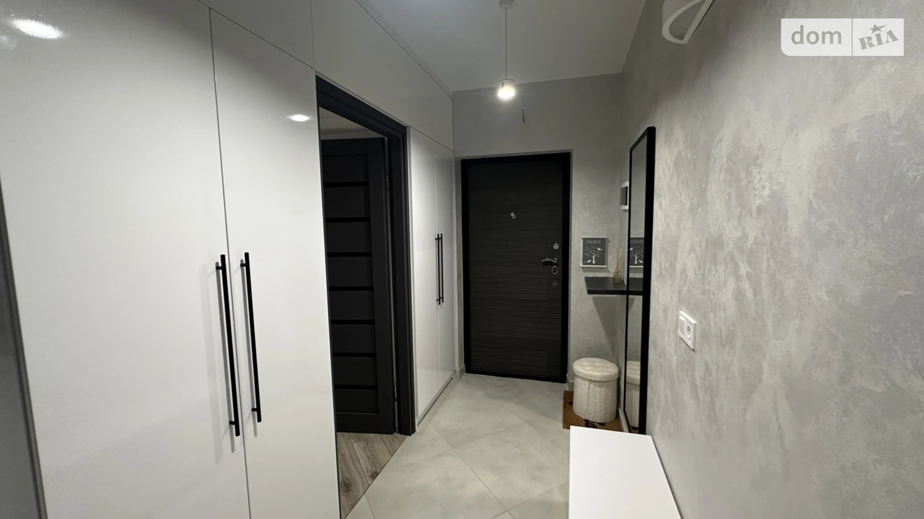 1-комнатная квартира 47 кв. м в Луцке, ул. Ровенская - фото 4