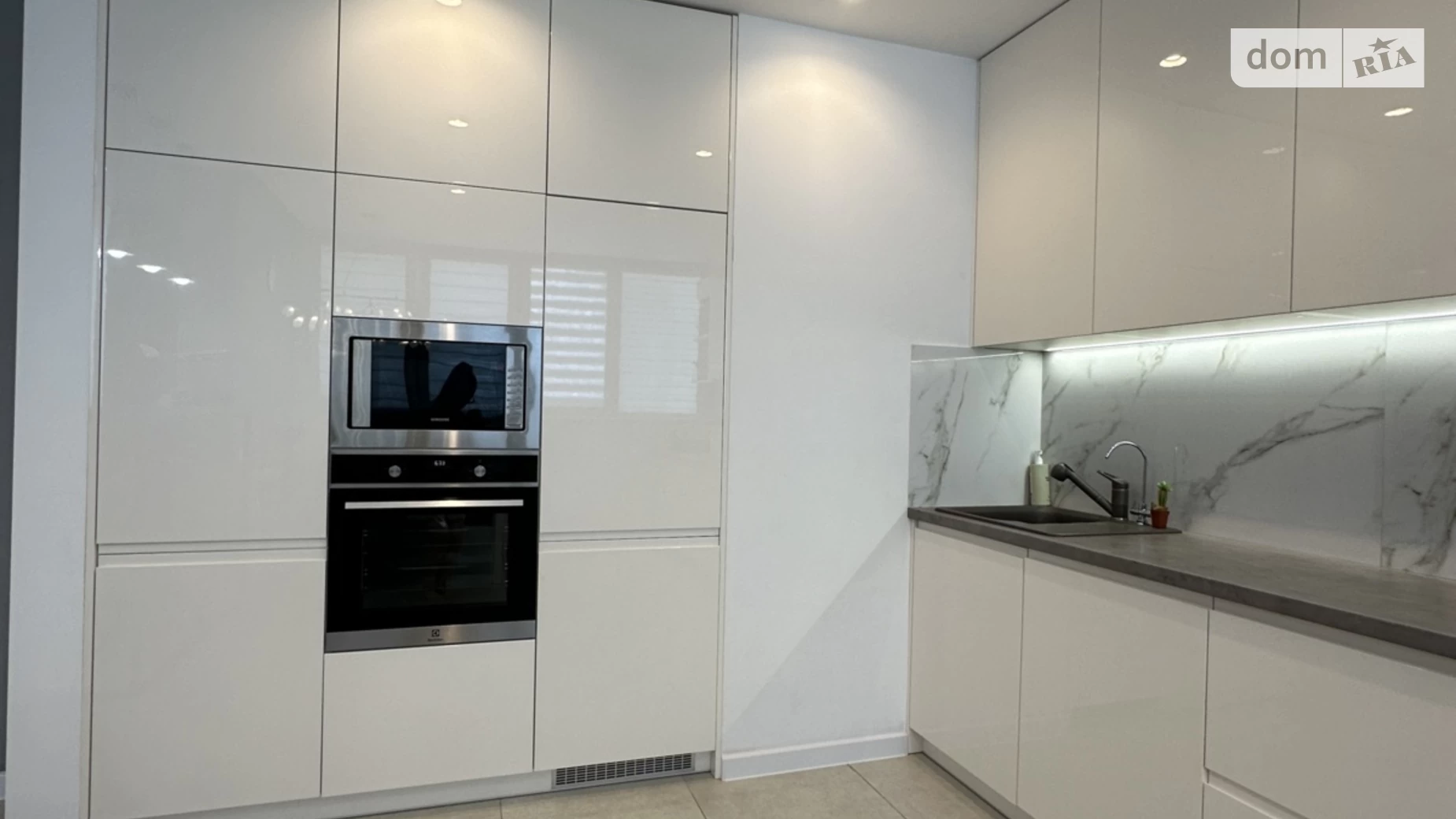 Продается 3-комнатная квартира 90.4 кв. м в Киеве, ул. Драгоманова, 2Б - фото 3