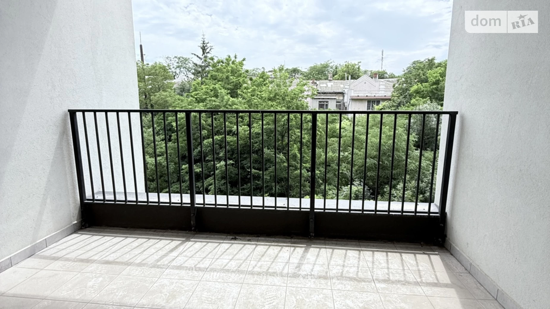 Продается 1-комнатная квартира 47 кв. м в Одессе, ул. Приморская, 47 - фото 2