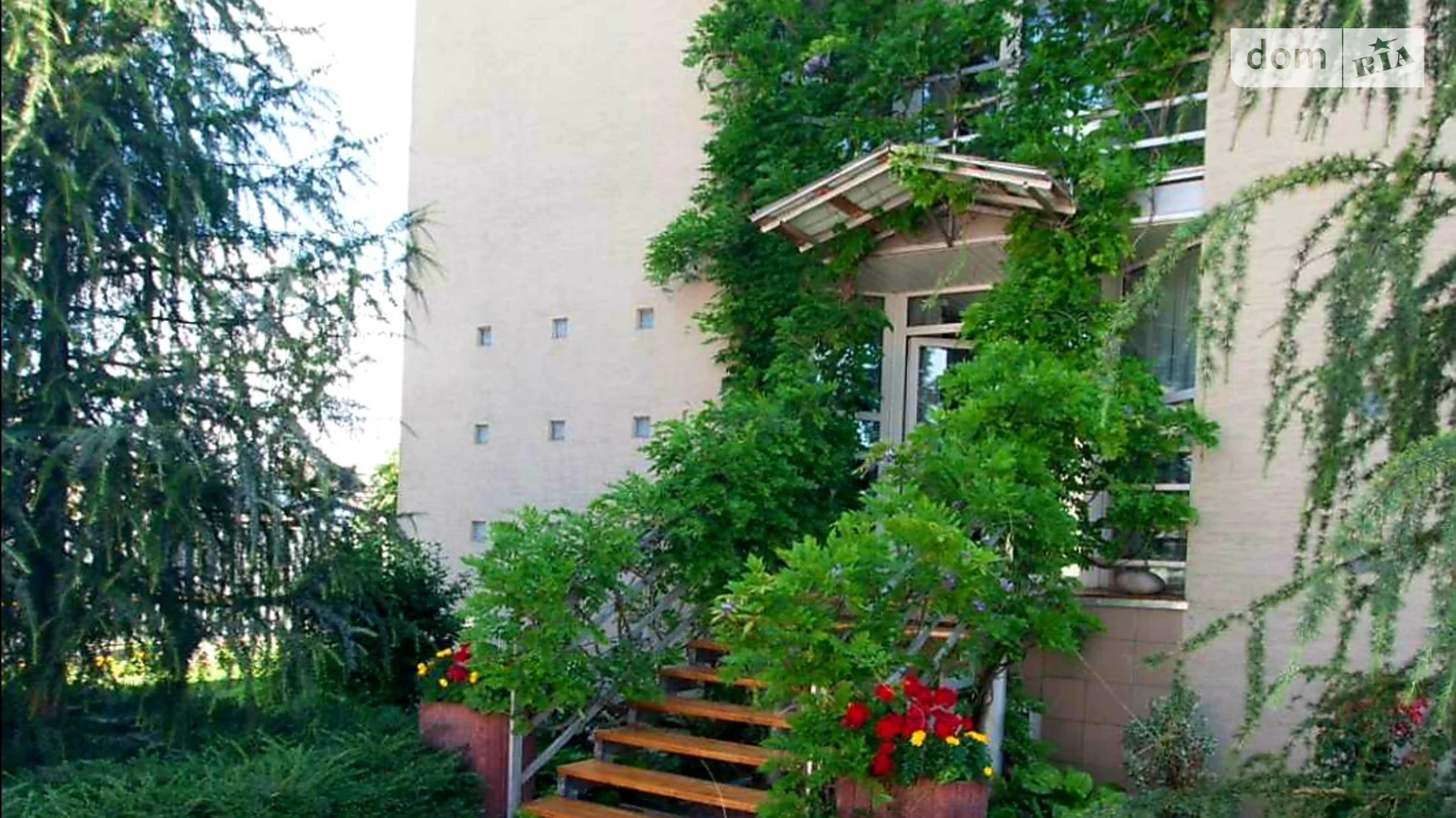 Продается дом на 3 этажа 738 кв. м с участком, цена: 518000 $ - фото 2