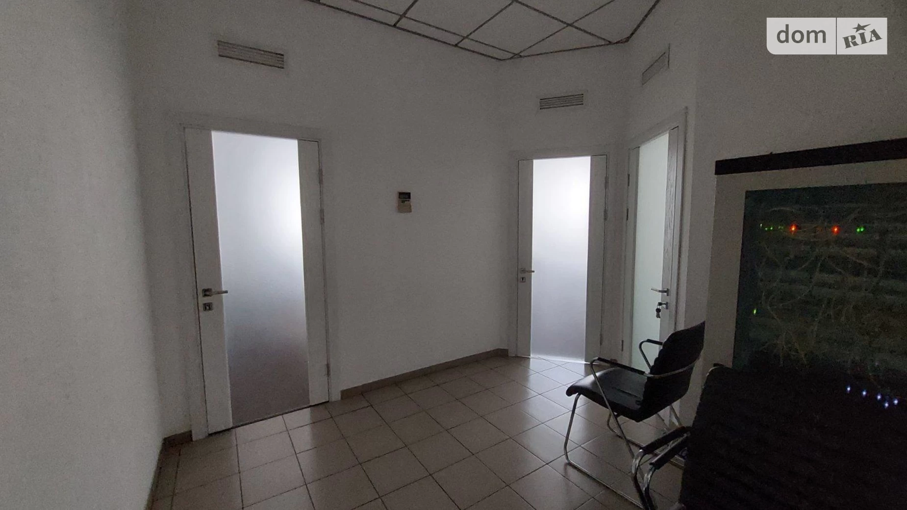 Сдается в аренду офис 465 кв. м в бизнес-центре, цена: 6510 $ - фото 3