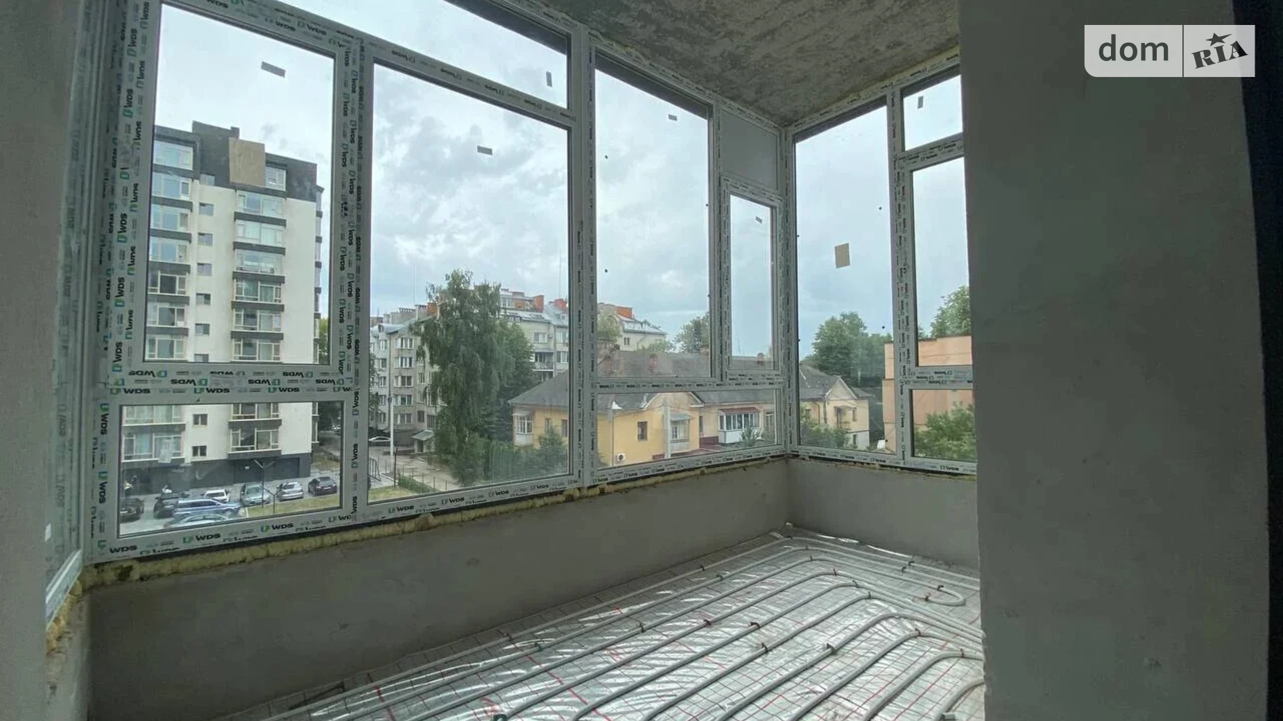 Продается 1-комнатная квартира 40.5 кв. м в Ивано-Франковске, ул. Волошина Августина, 2 - фото 2