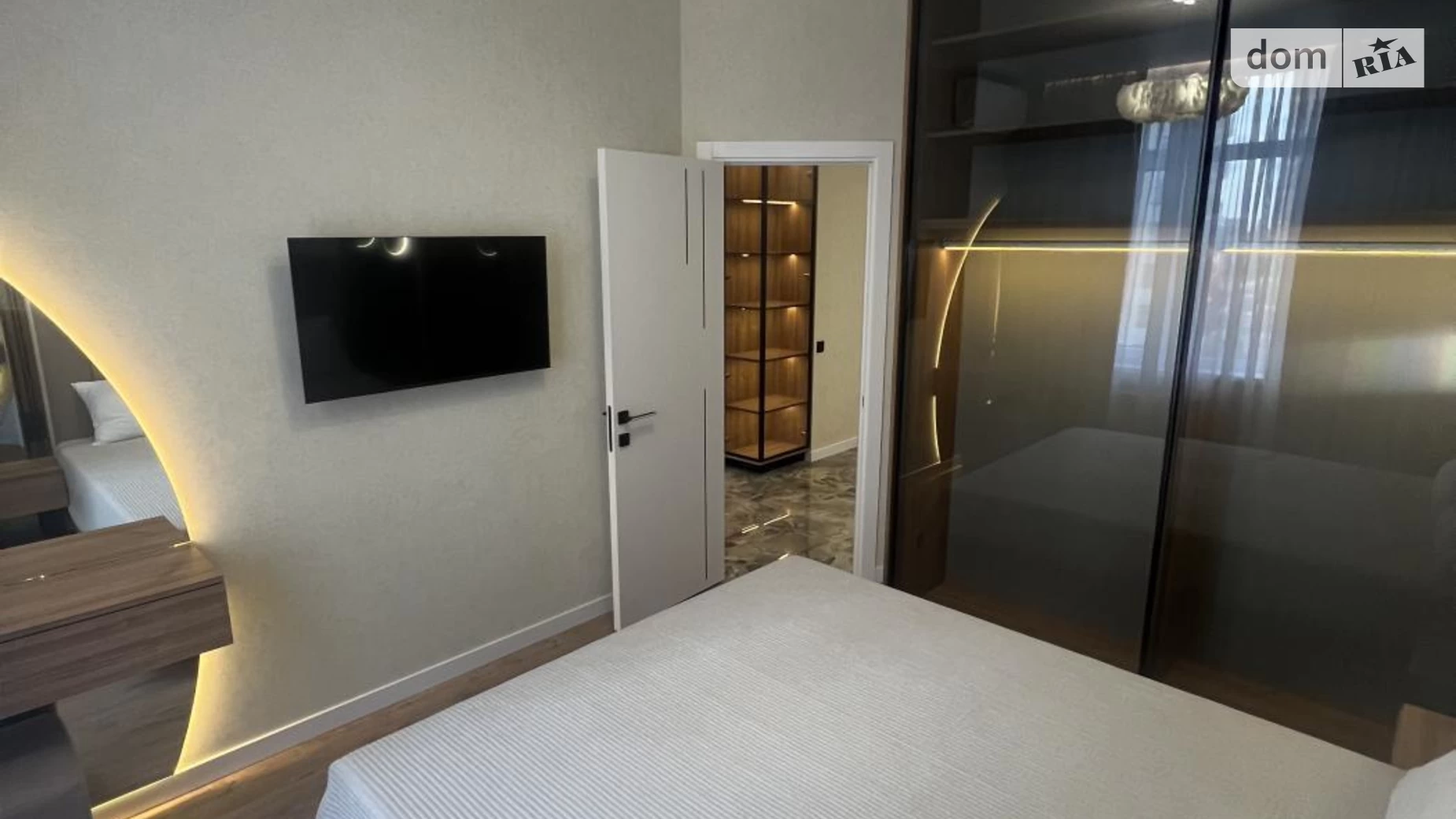 Продается 1-комнатная квартира 42 кв. м в Одессе, ул. Краснова, 1В - фото 2