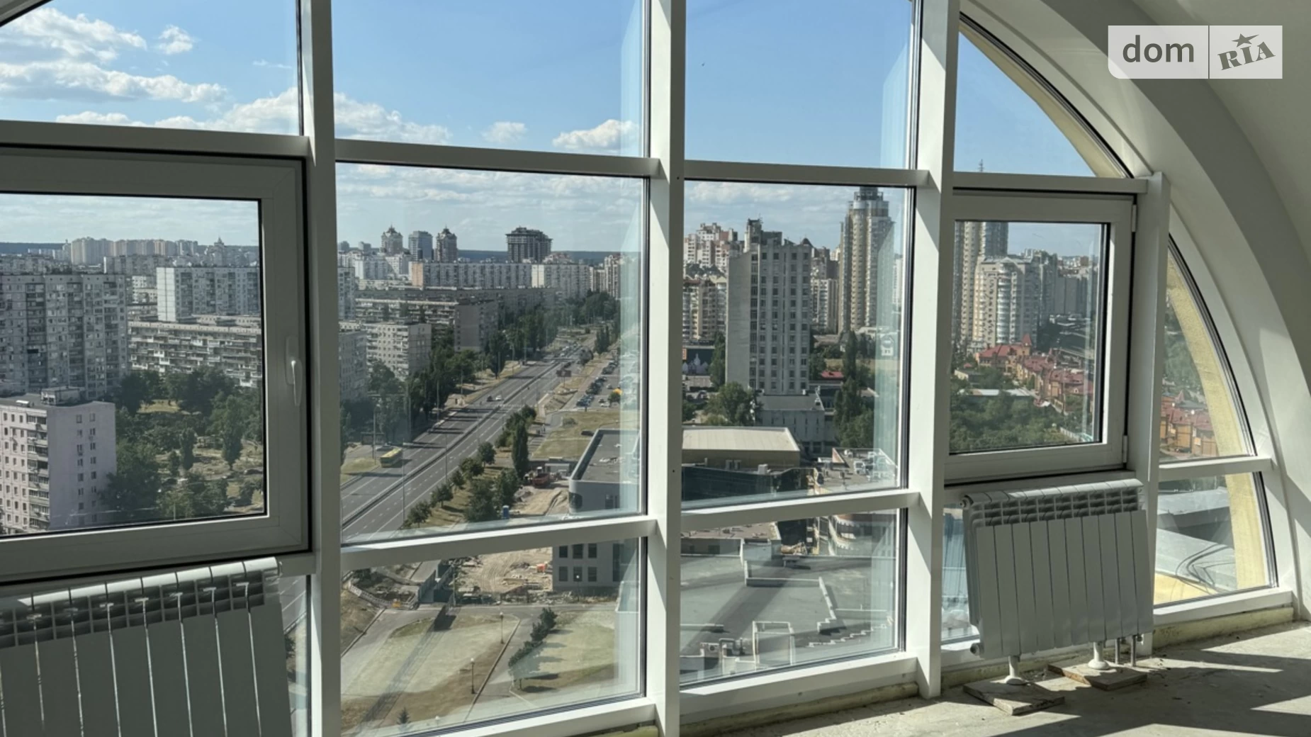 Продается 8-комнатная квартира 330 кв. м в Киеве, просп. Владимира Ивасюка, 10А корпус 1 - фото 2