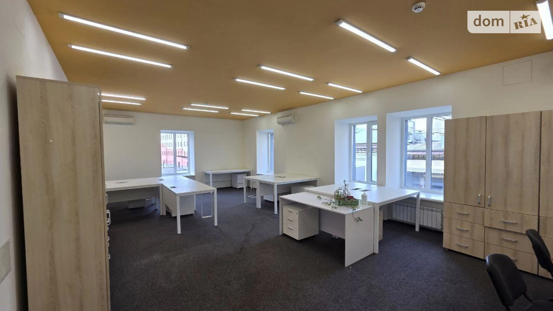 Сдается в аренду офис 320 кв. м в бизнес-центре, цена: 3800 $ - фото 2