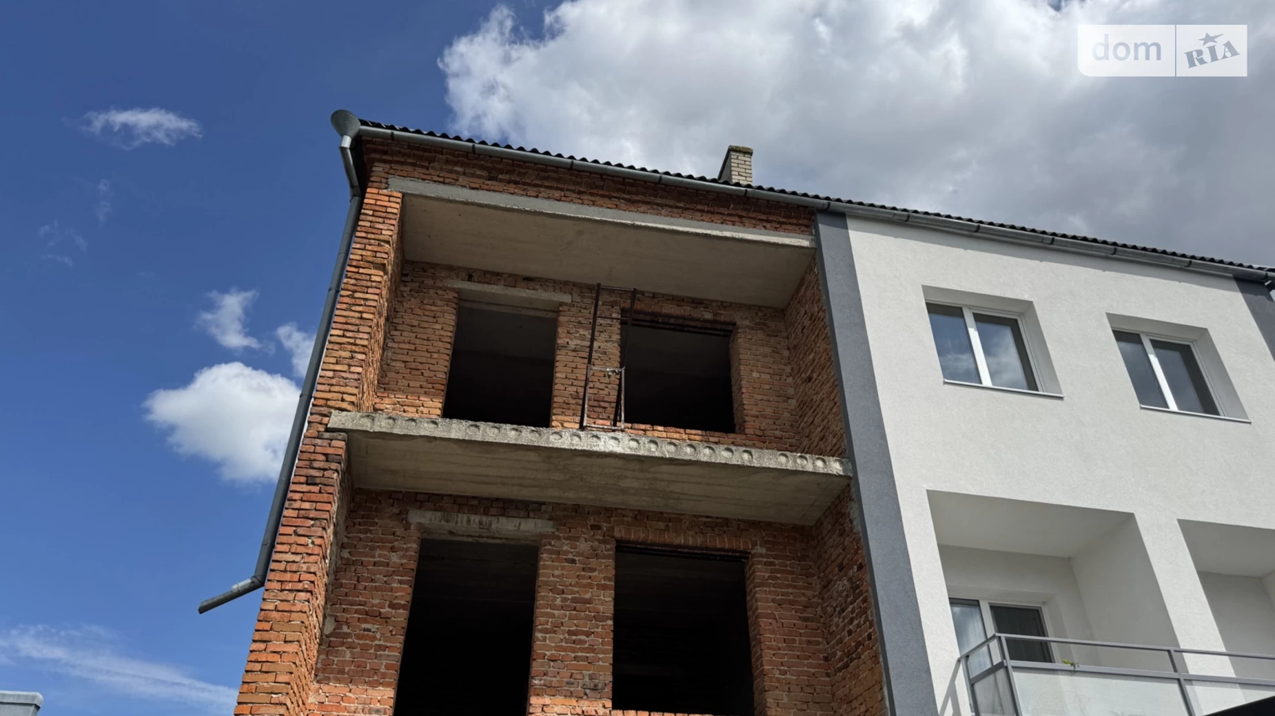 Продается дом на 3 этажа 185 кв. м с бассейном, цена: 40000 $ - фото 2