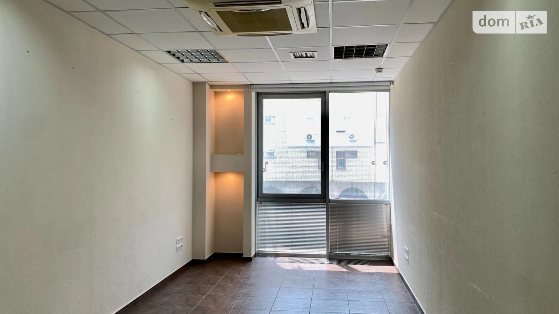 Сдается в аренду офис 79 кв. м в бизнес-центре, цена: 500 $ - фото 2
