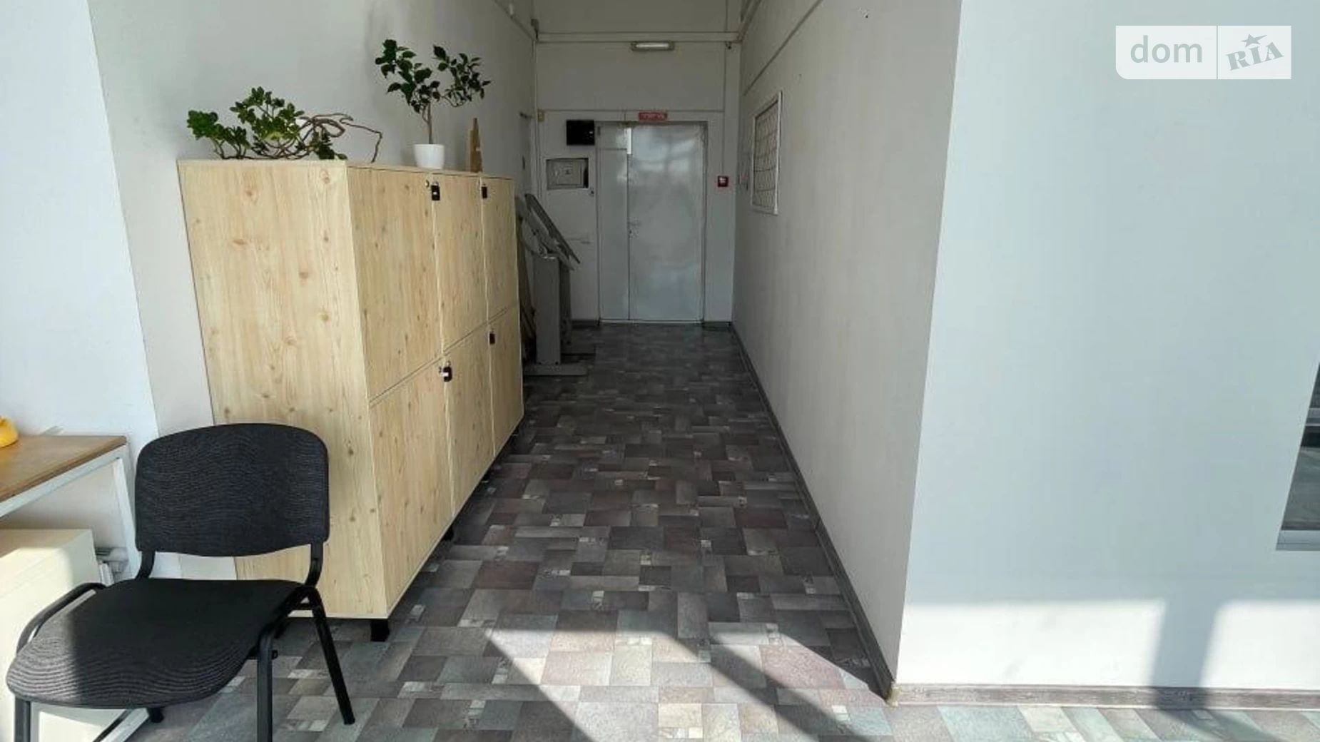 Сдается в аренду офис 37 кв. м в бизнес-центре, цена: 500 $ - фото 3