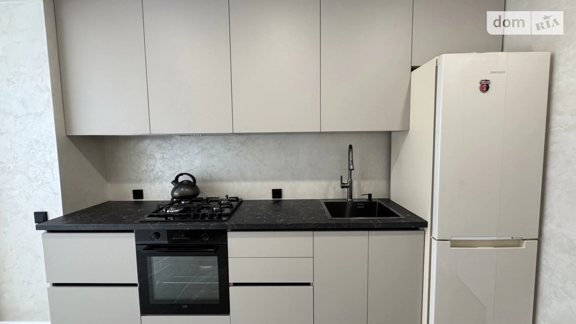 Продается 2-комнатная квартира 76 кв. м в Ровно, ул. Гайдамацкая, 13Б - фото 3