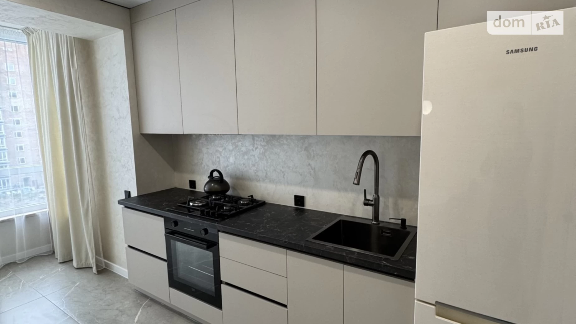 Продается 2-комнатная квартира 76 кв. м в Ровно, ул. Гайдамацкая, 13Б - фото 2
