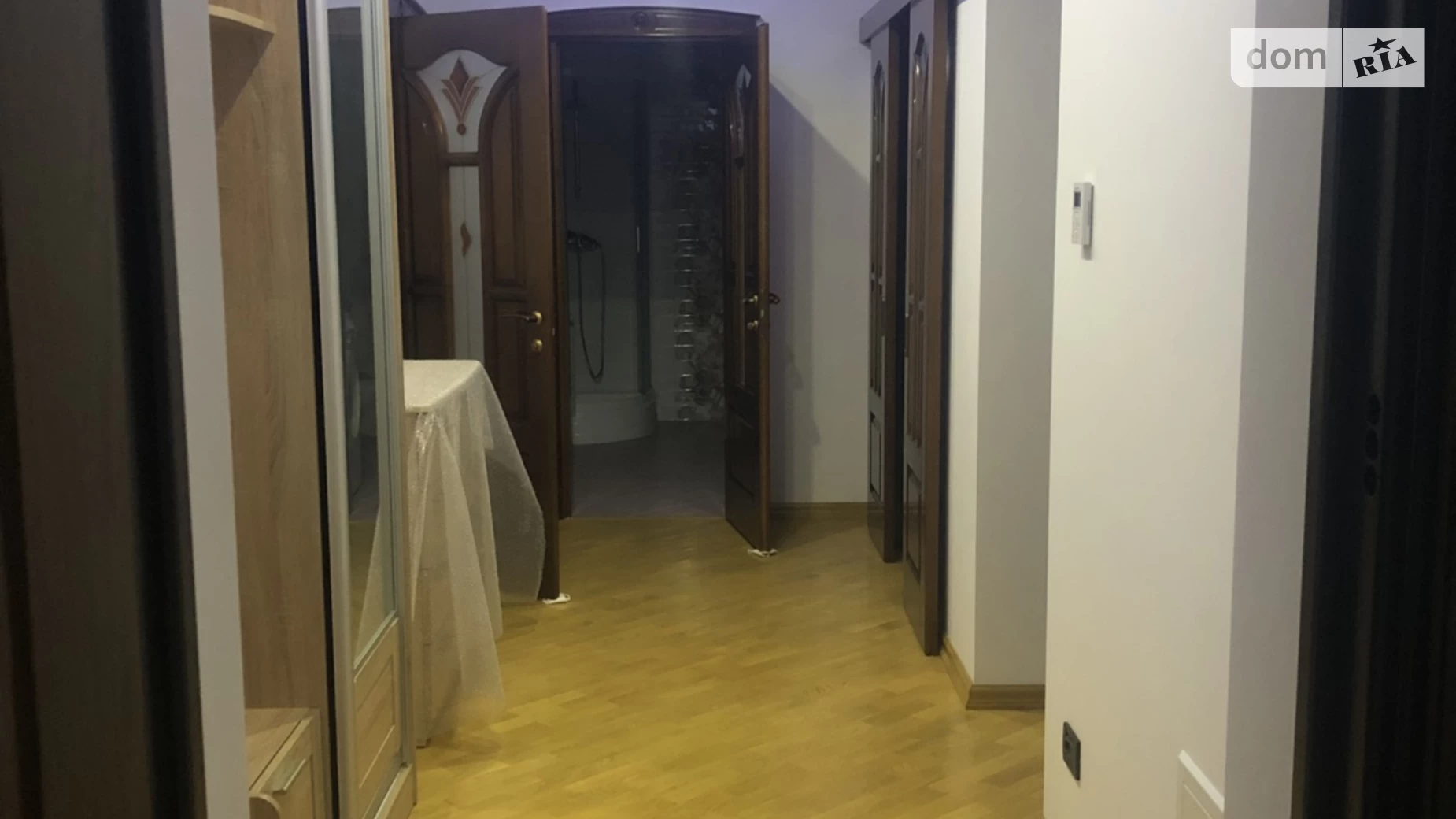 Продается 2-комнатная квартира 70.1 кв. м в Черновцах, ул. Ровенская, 10 - фото 3