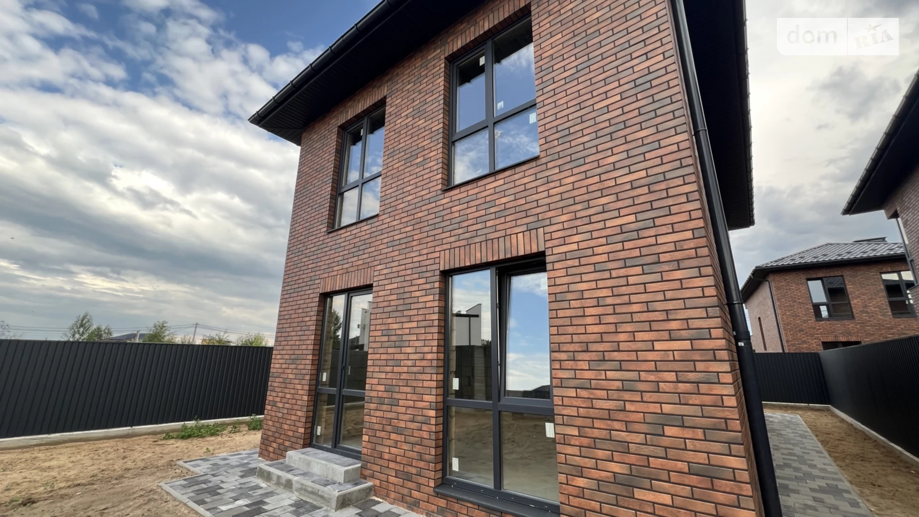 Продается дом на 2 этажа 130 кв. м с участком, цена: 130000 $ - фото 2