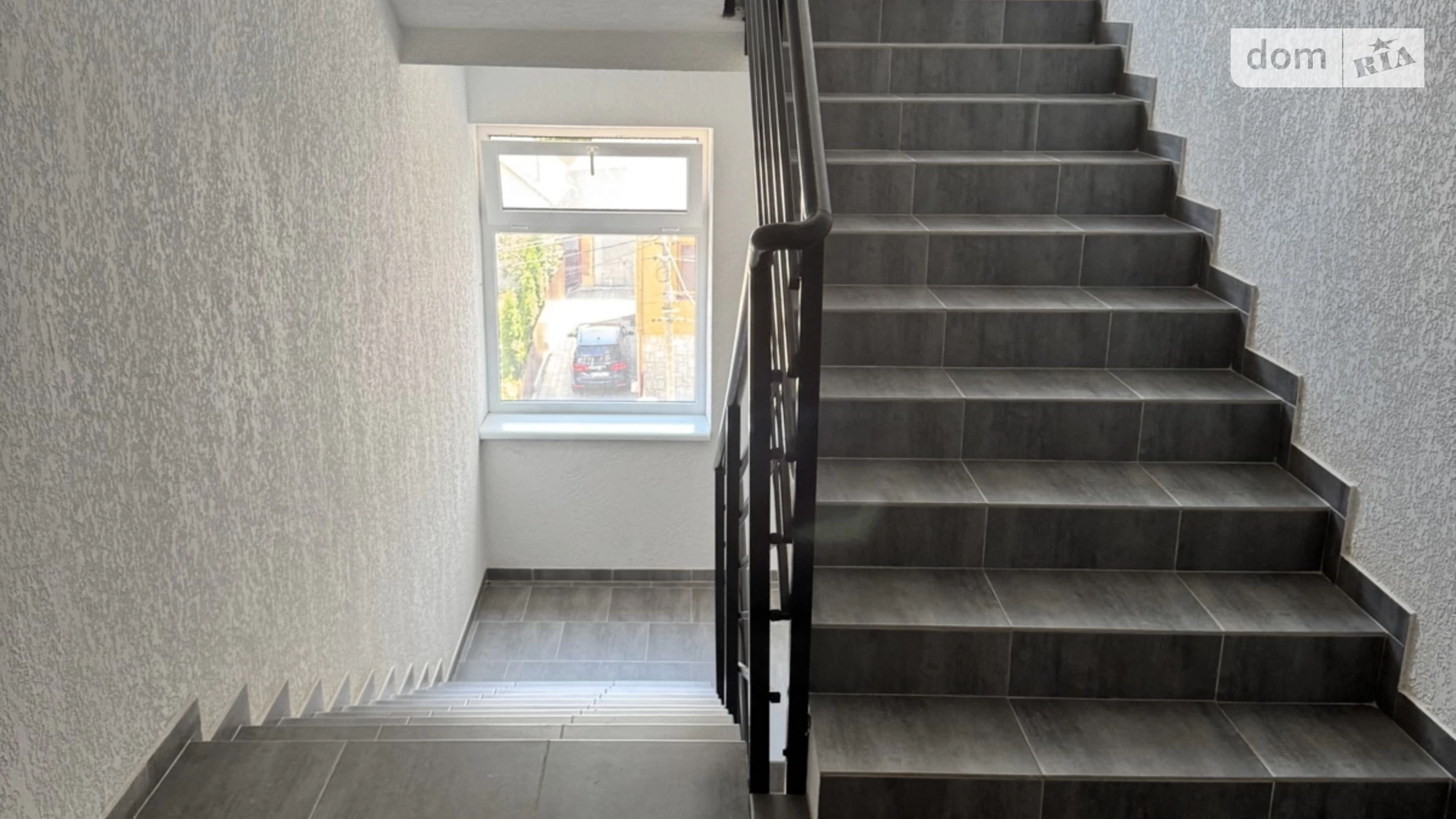 Продается 2-комнатная квартира 67.9 кв. м в Кременце, ул. Дубенская - фото 2