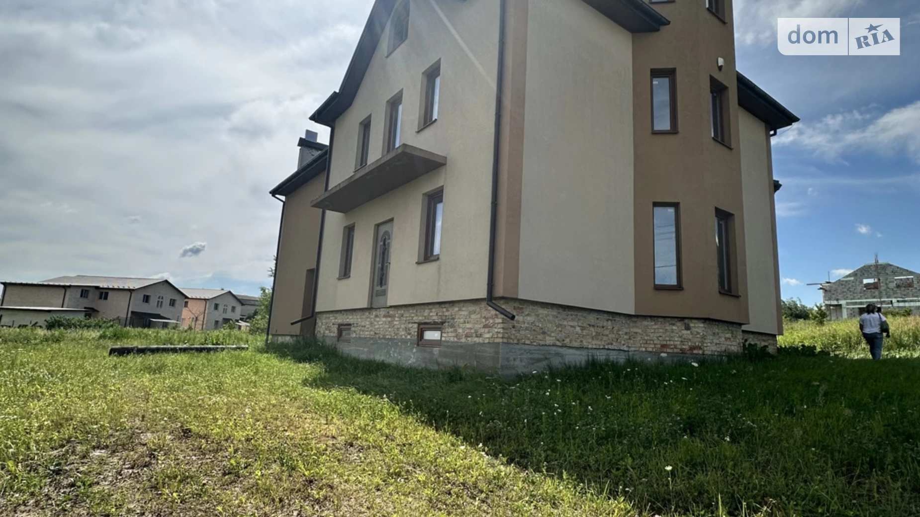 Продается дом на 2 этажа 280 кв. м с мансардой, цена: 137000 $ - фото 2