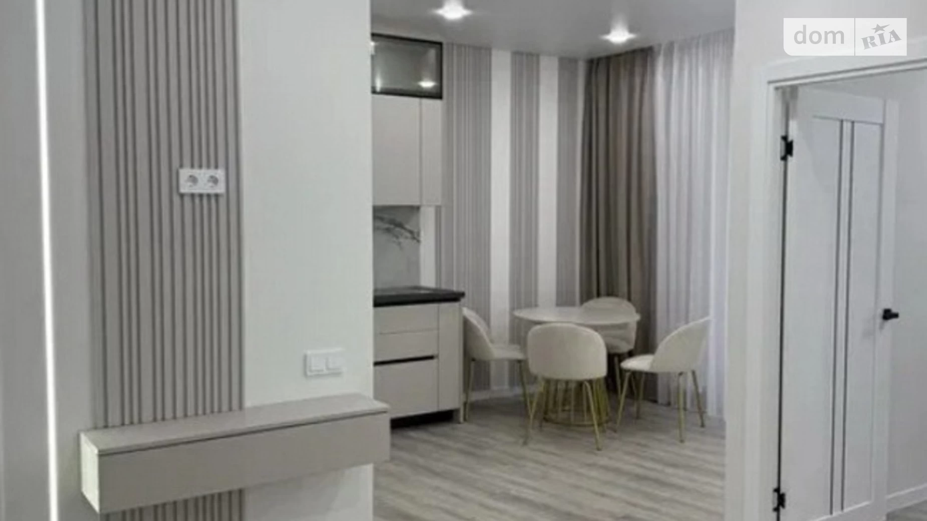 Продается 1-комнатная квартира 42 кв. м в Одессе, ул. Краснова, 1В - фото 2