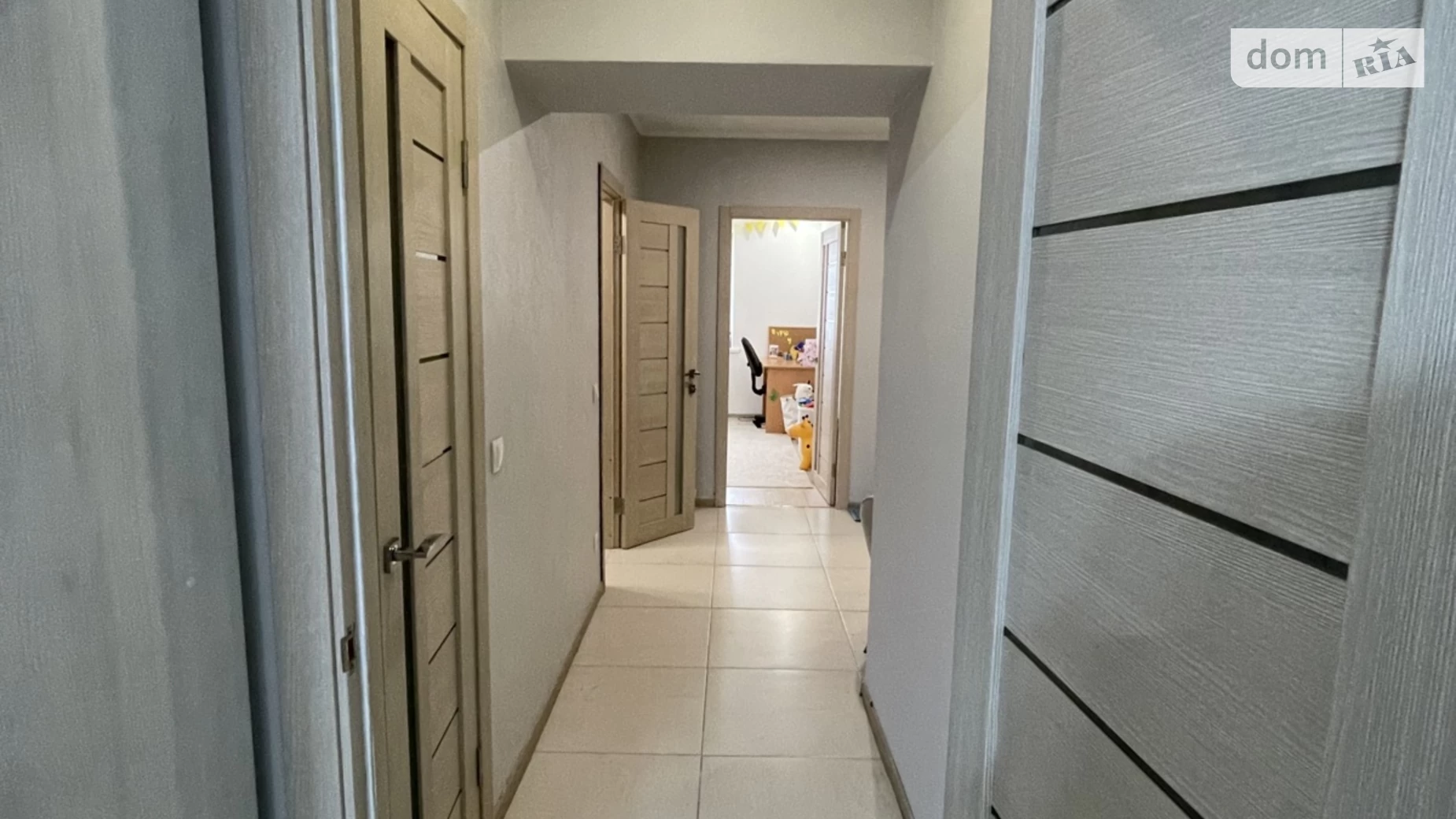 Продается 2-комнатная квартира 69 кв. м в Ивано-Франковске, ул. Высочана Семена, 18 - фото 5