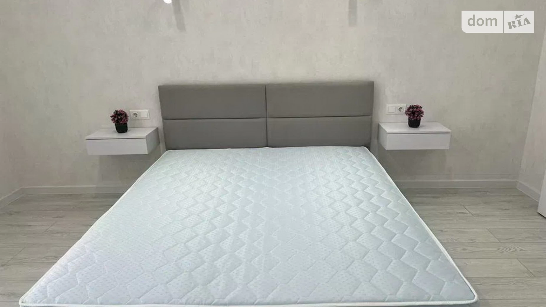 Продается 1-комнатная квартира 42 кв. м в Одессе, ул. Краснова, 1Б - фото 2