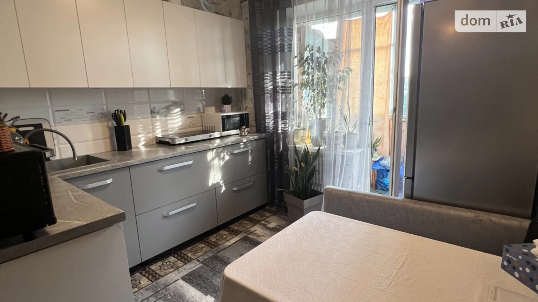 Продается 1-комнатная квартира 38.5 кв. м в Днепре, мас. Тополь-3, 55 корпус 1 - фото 2