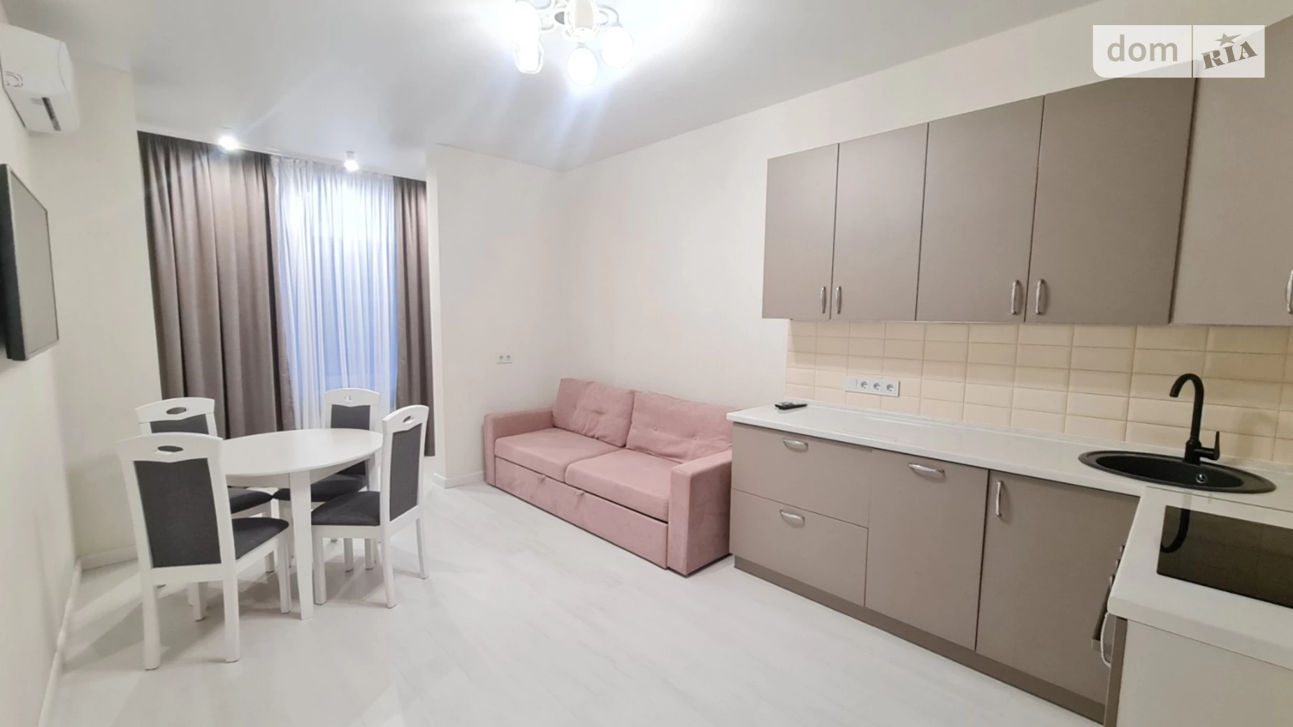 Продается 1-комнатная квартира 40.3 кв. м в Одессе, ул. Валерия Самофалова - фото 2
