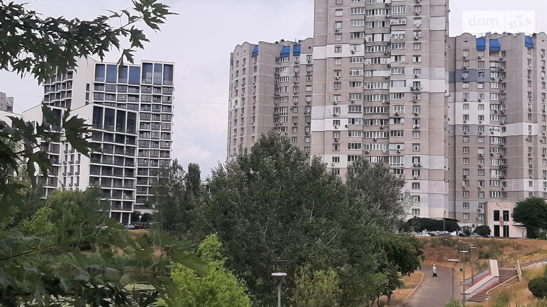 Продается 2-комнатная квартира 78 кв. м в Киеве, ул. Драгоманова, 31Б - фото 2