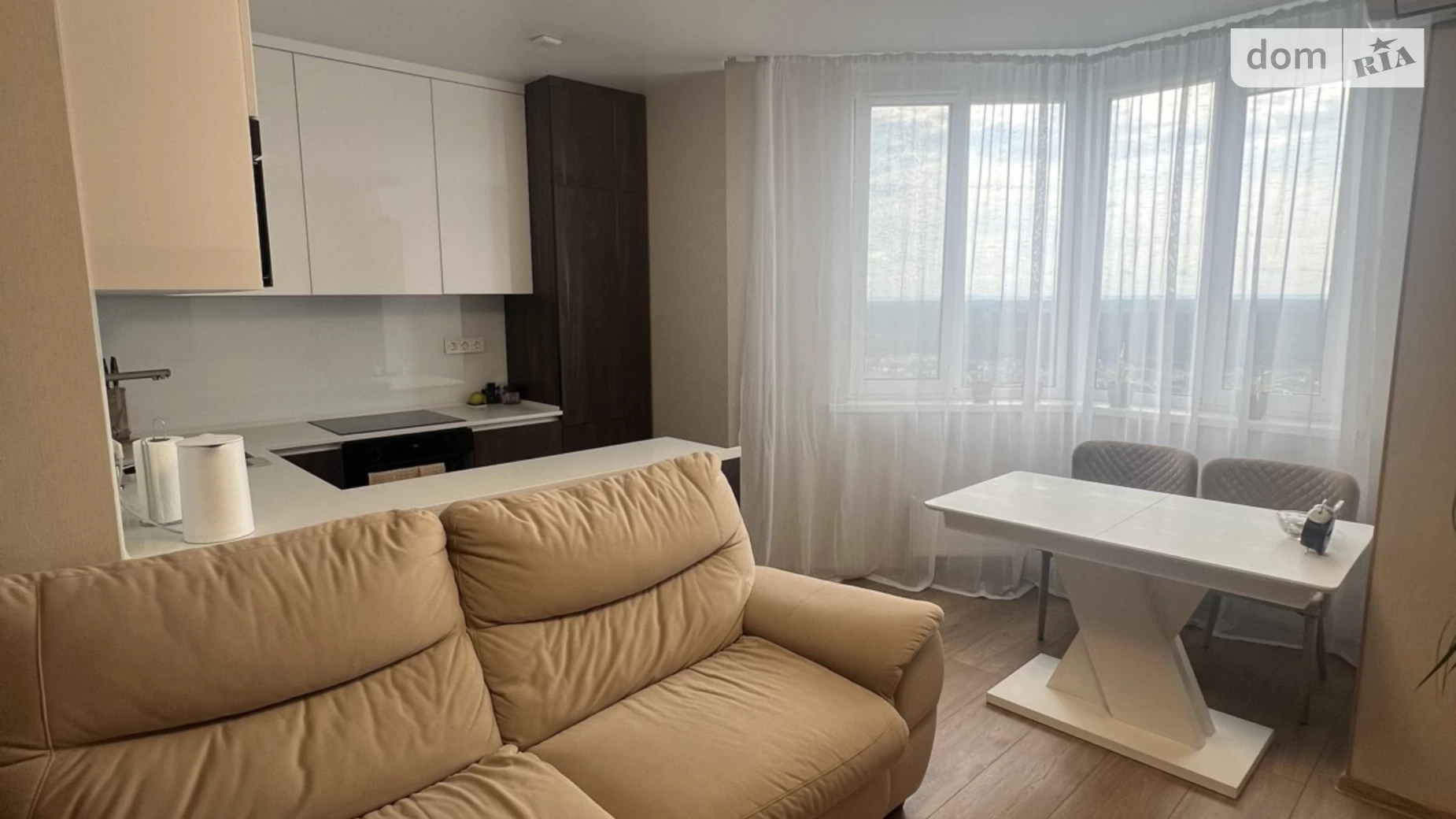 Продается 2-комнатная квартира 72 кв. м в Броварах, ул. Вячеслава Черновола, 6А - фото 2