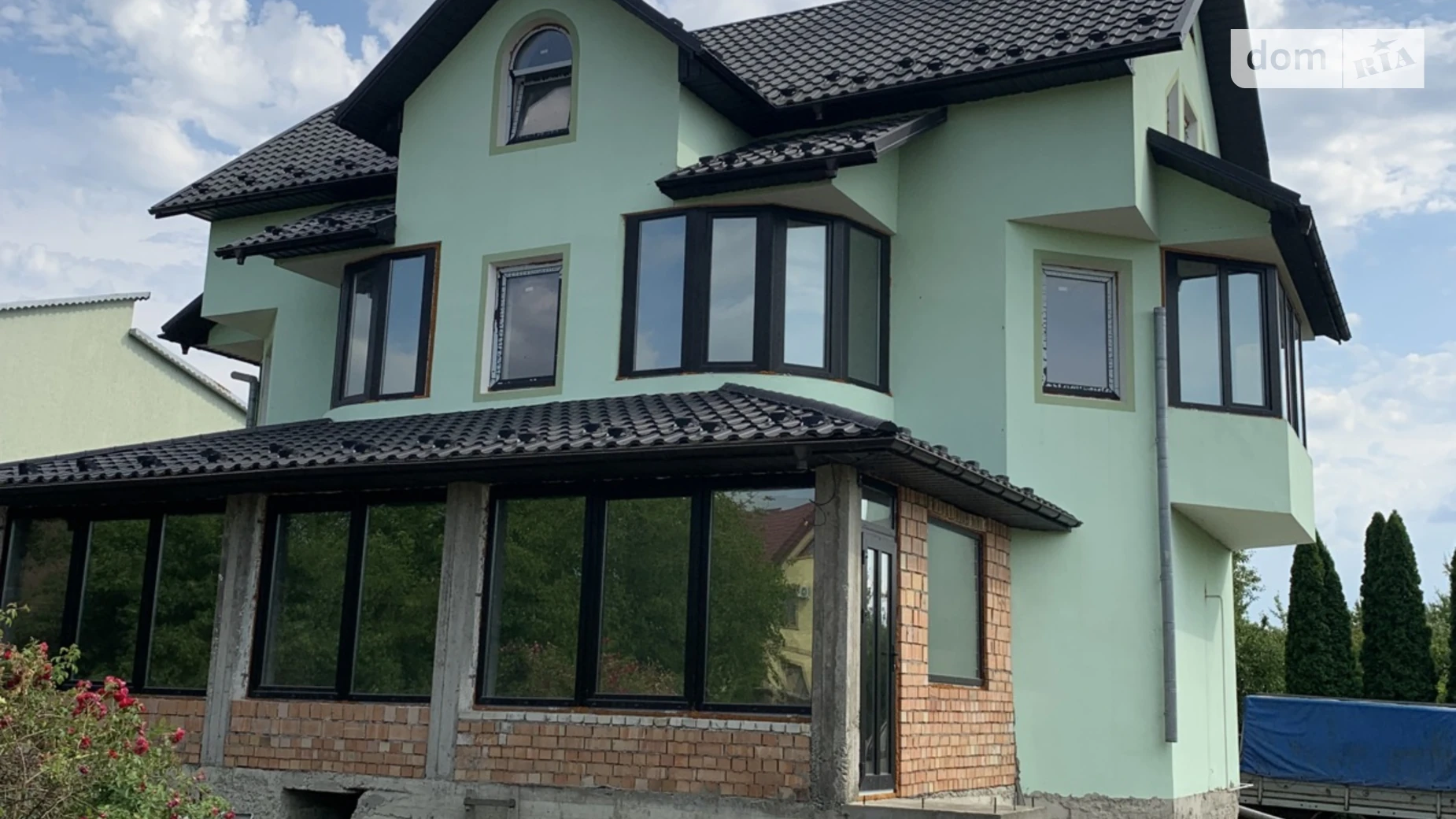 Продается дом на 3 этажа 354 кв. м с балконом, цена: 140000 $ - фото 2