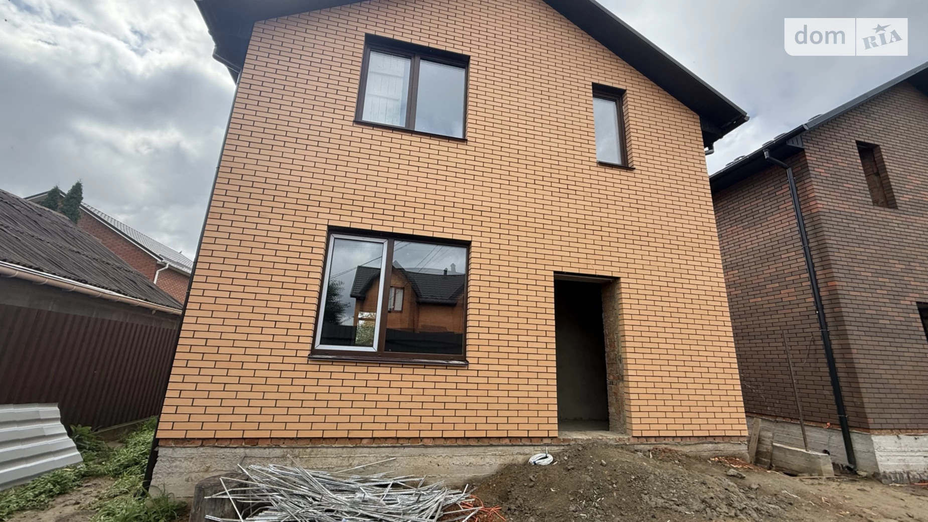 Продается дом на 2 этажа 90 кв. м с балконом, цена: 103000 $ - фото 2