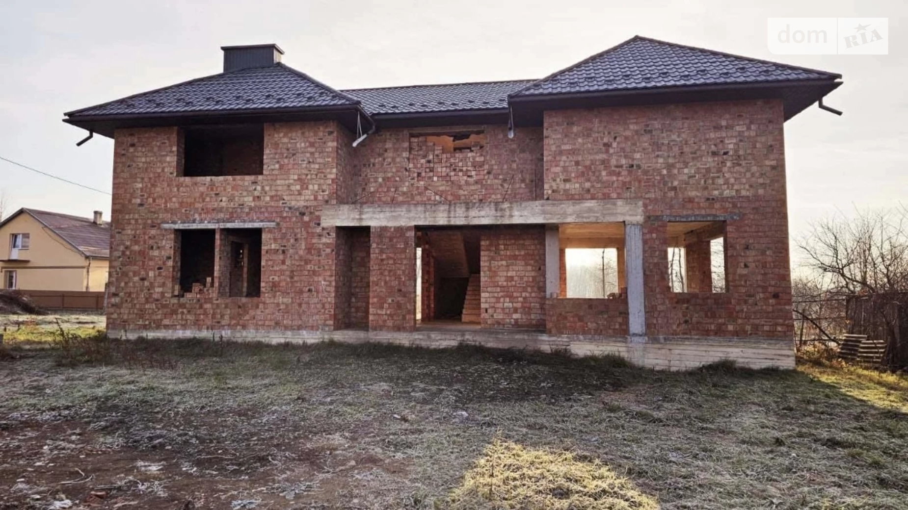 Продается дом на 2 этажа 290 кв. м с гаражом, цена: 69000 € - фото 2