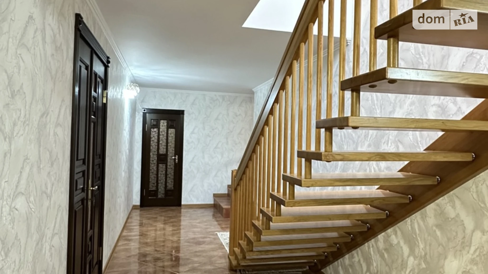 Продается дом на 2 этажа 245 кв. м с камином, цена: 170000 $ - фото 5