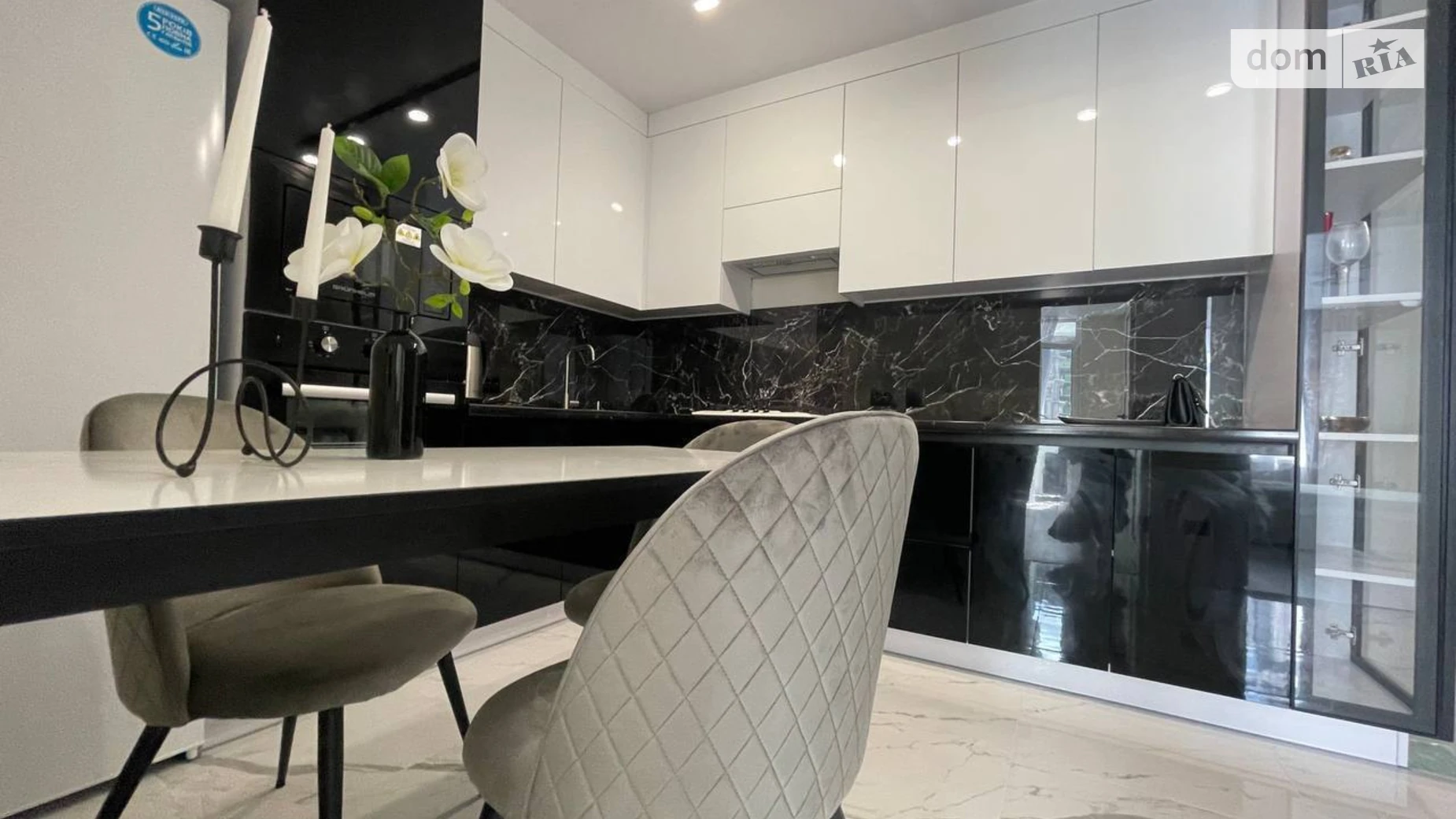 2-кімнатна квартира 56 кв. м у Тернополі, цена: 69900 $ - фото 2