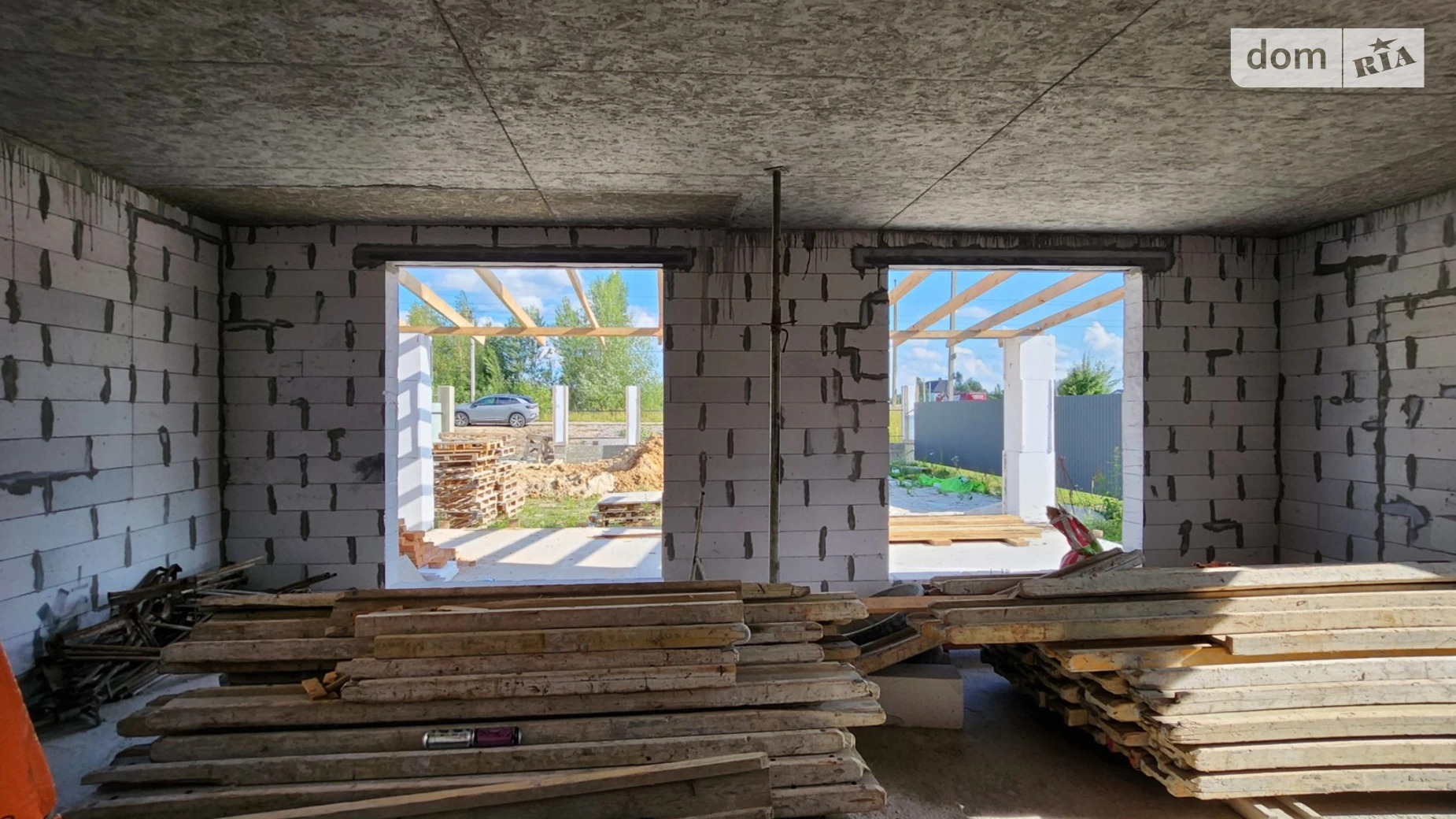 Продается дом на 2 этажа 150 кв. м с гаражом, цена: 87000 $ - фото 2