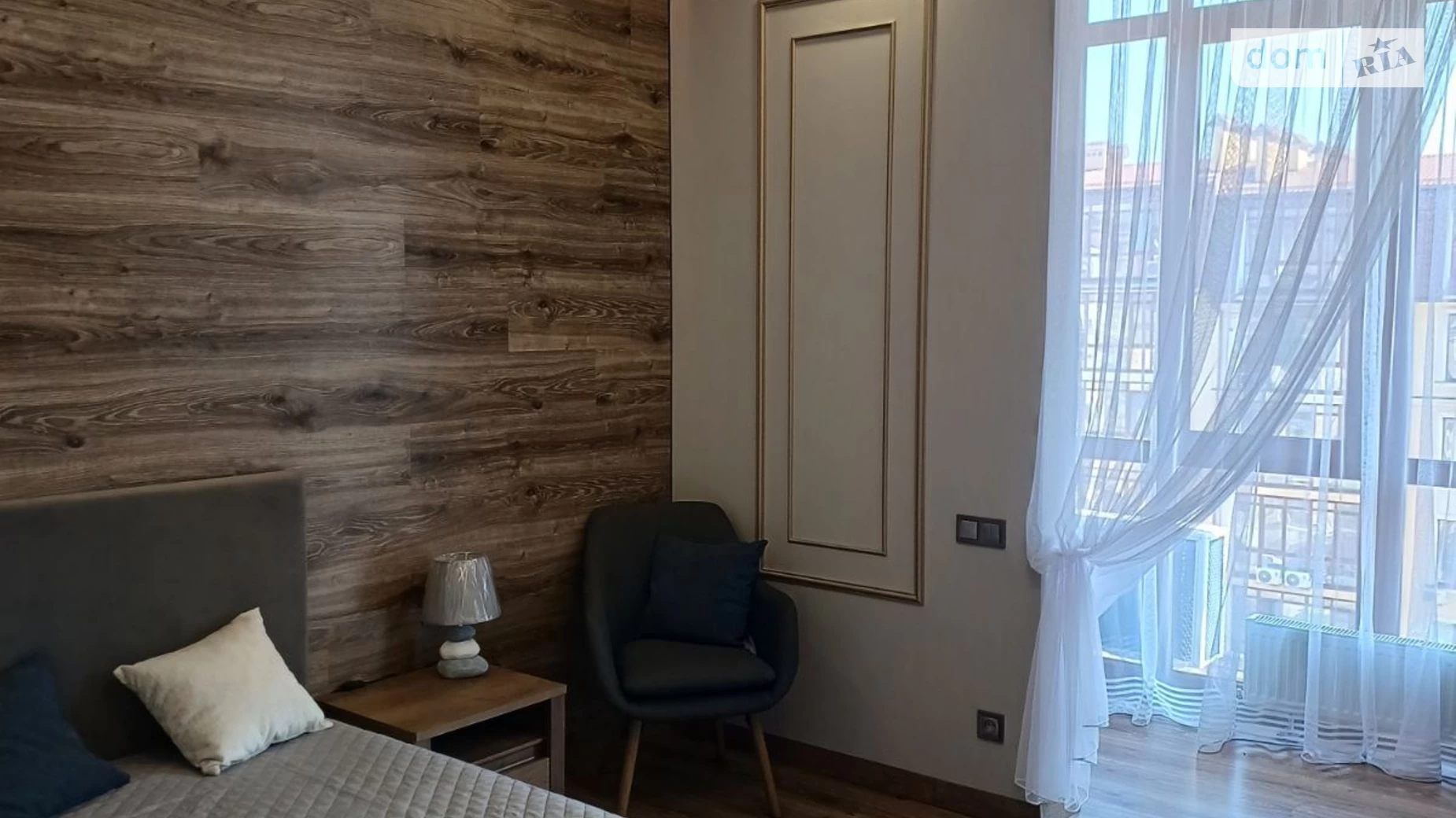 Продается 1-комнатная квартира 67.1 кв. м в Одессе, ул. Дача Ковалевского, 121 - фото 2