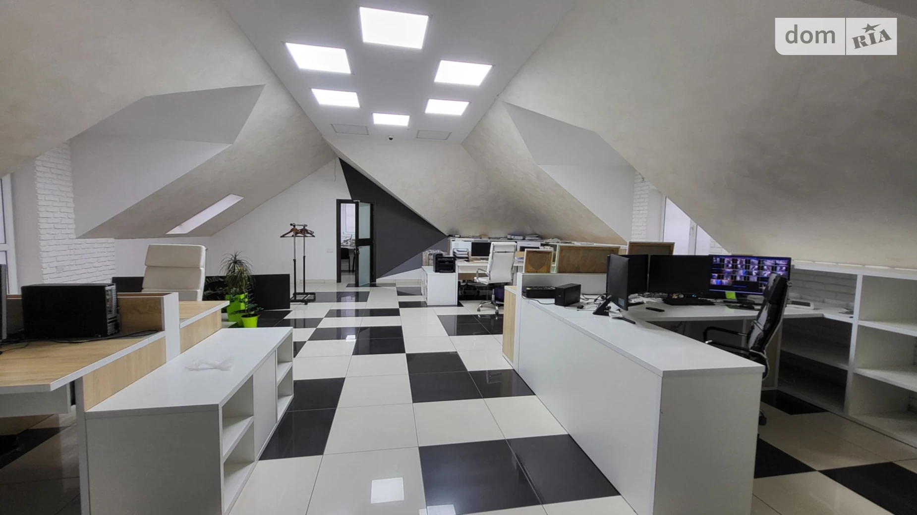 Продается офис 229.9 кв. м в бизнес-центре, цена: 165000 $ - фото 4