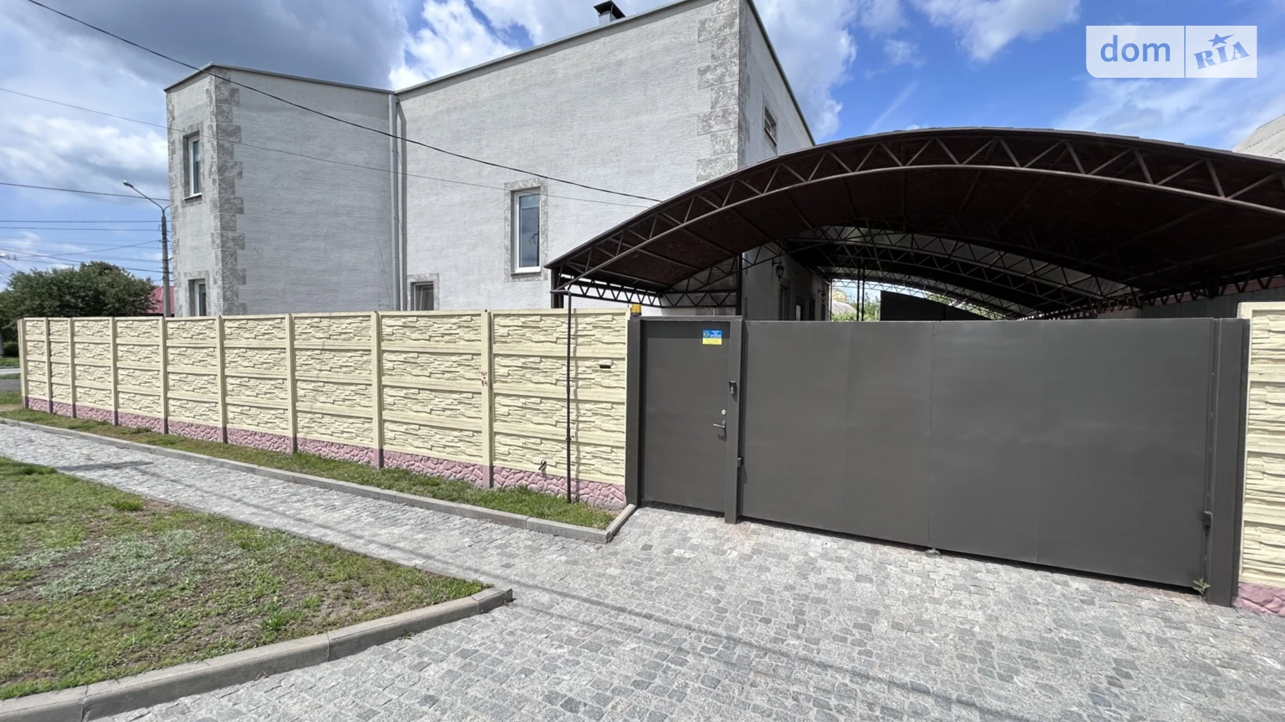 Продается дом на 2 этажа 346 кв. м с гаражом, цена: 225000 $ - фото 2