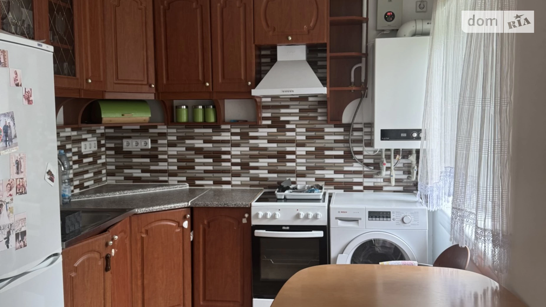 Продается 1-комнатная квартира 47 кв. м в Черновцах, ул. Каштановая, 53А - фото 2