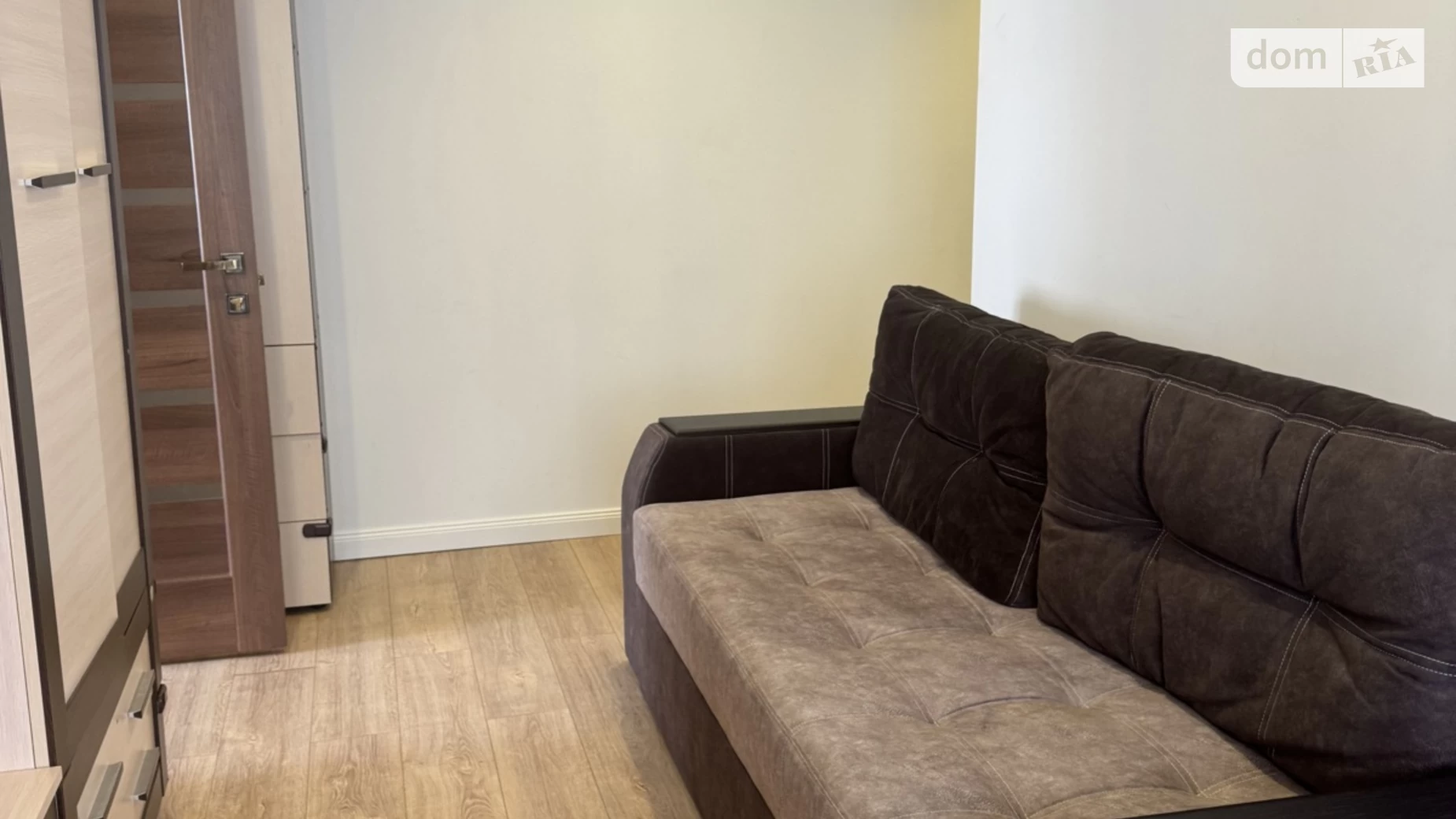 Продается 1-комнатная квартира 47 кв. м в Черновцах, ул. Каштановая, 53А - фото 3