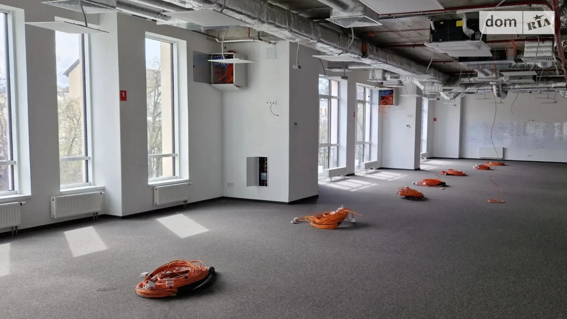 Сдается в аренду офис 1294 кв. м в бизнес-центре, цена: 29762 $ - фото 4